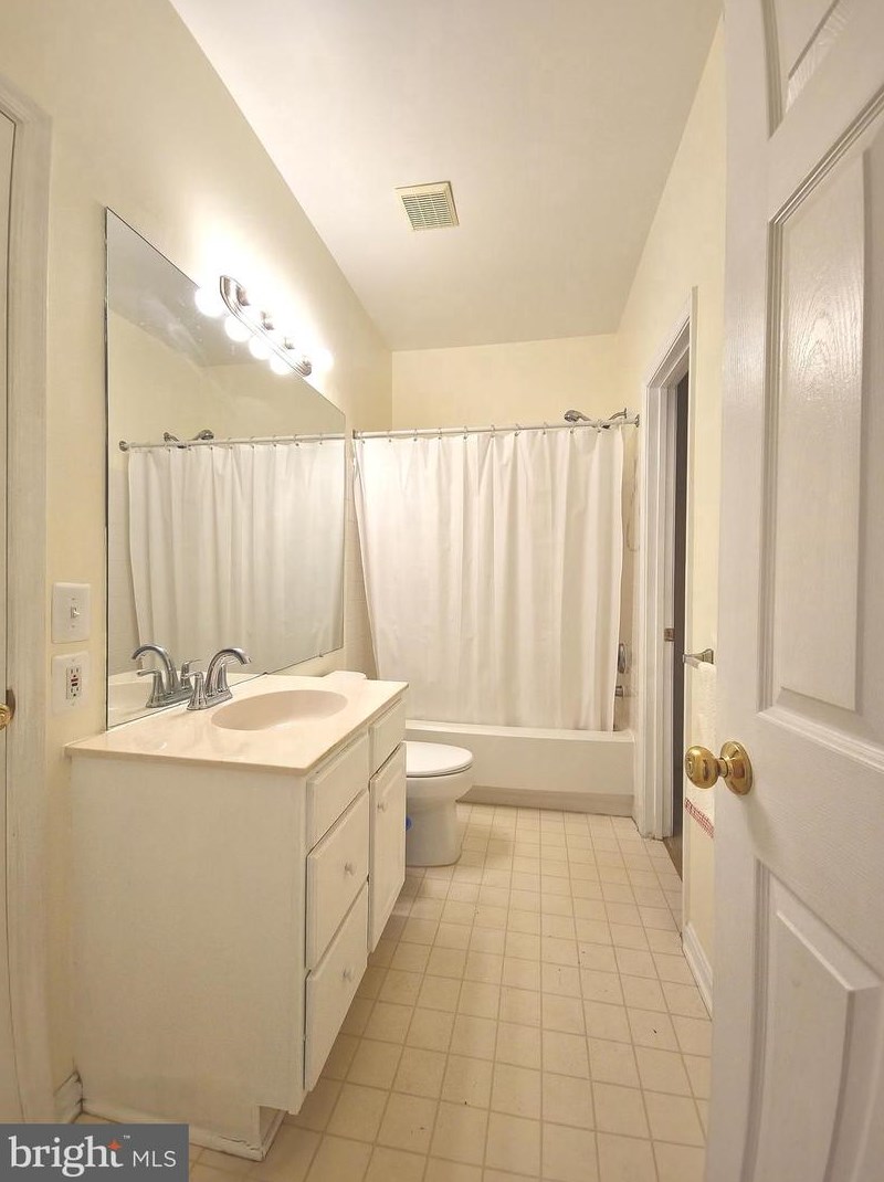 1037 Lexus Way, Herndon, VA 20170