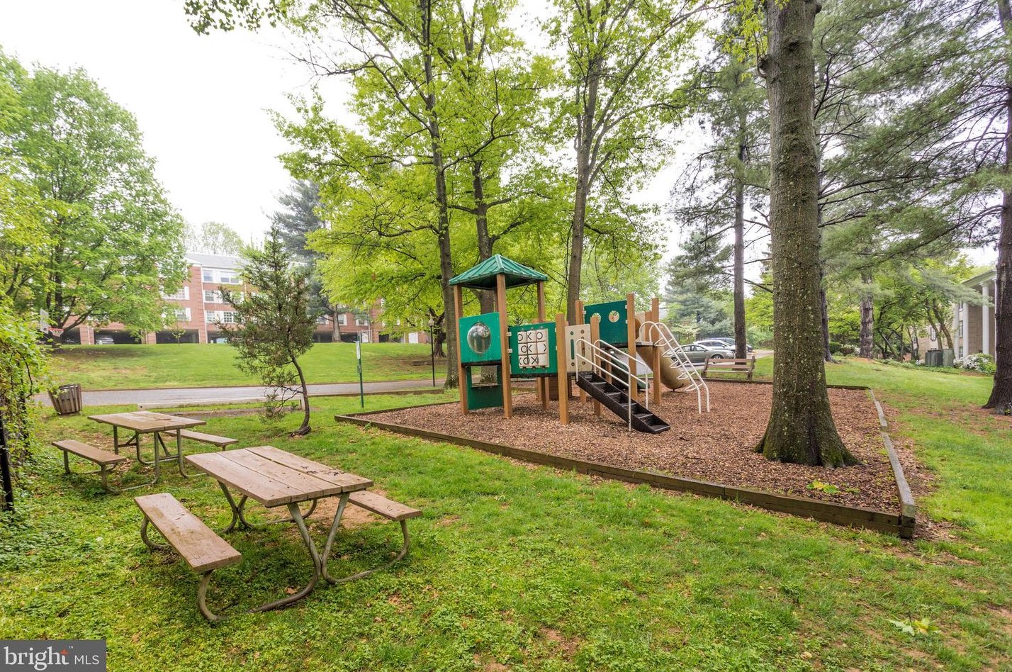 7720 Tremayne Pl, Mc Lean VA  22102-7707 exterior