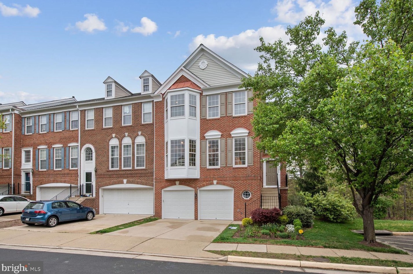 13002 Rose Petal Cir, Herndon, VA 20171