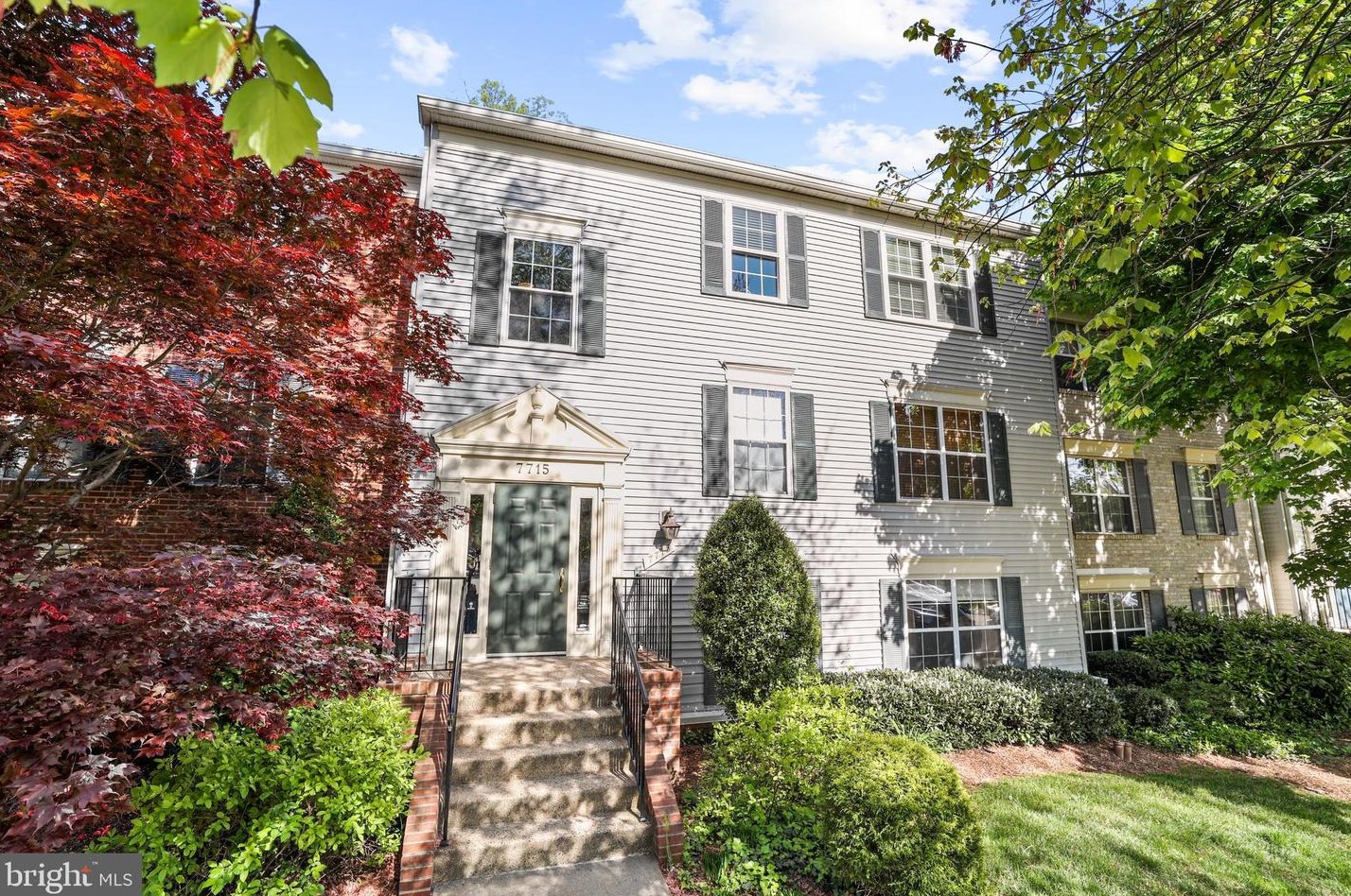 7715 Inversham Dr #112, Falls Church, VA 22042