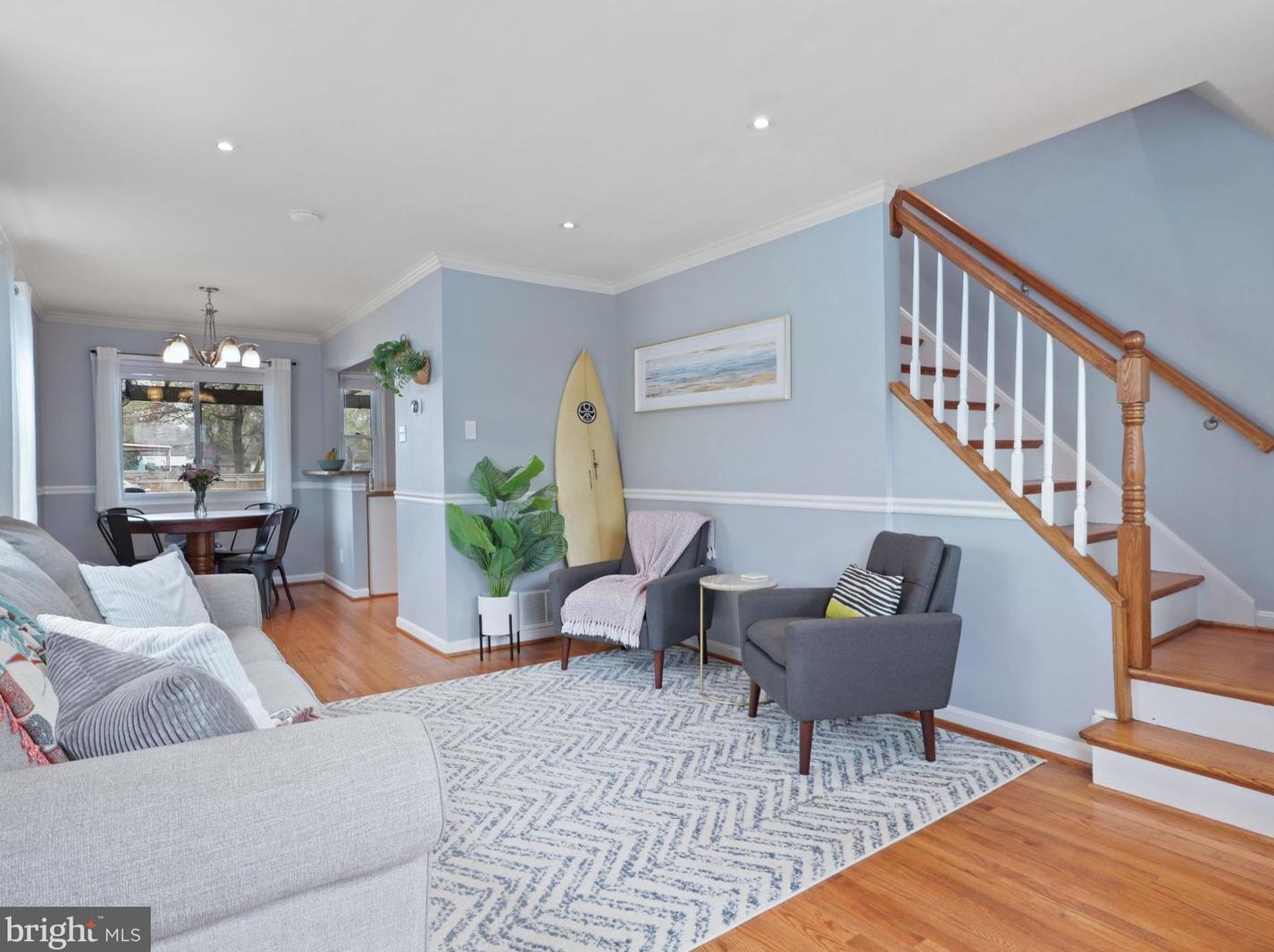 5655 Fenwick Dr, Alexandria VA  22303-1550 exterior