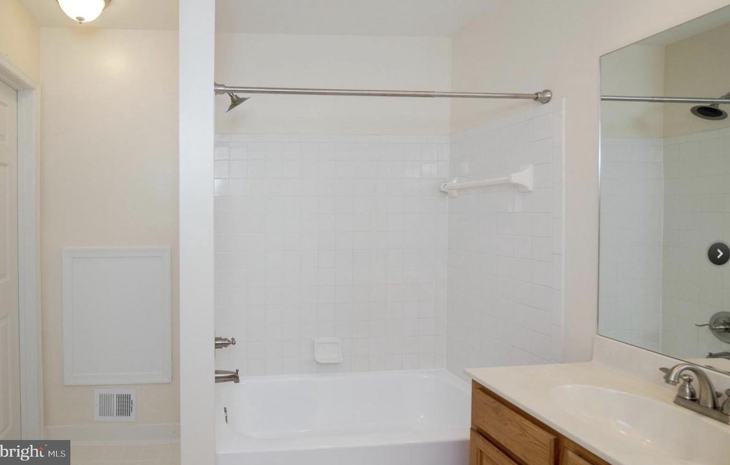 6802 Brindle Heath Way, Alexandria VA 22315-5825 exterior