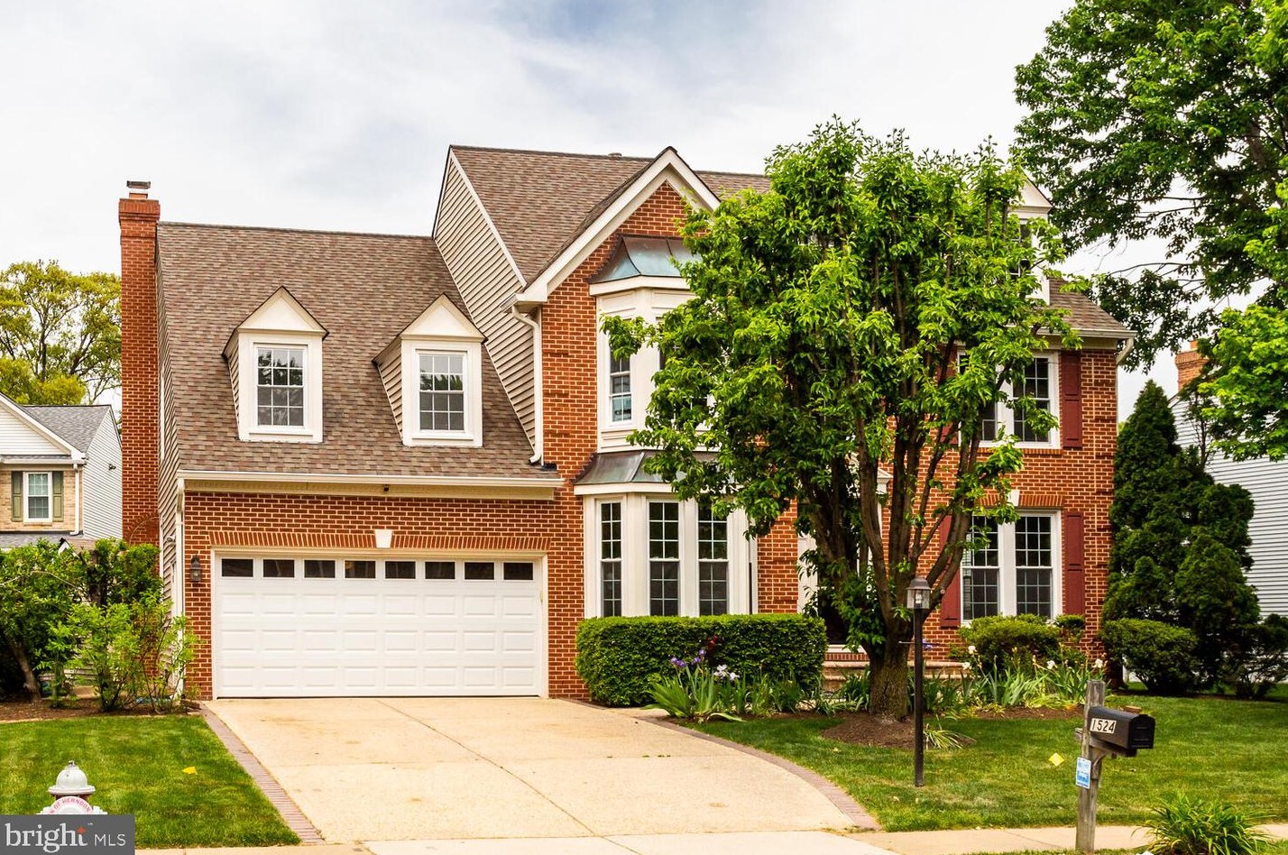 1524 Summerset Pl, Herndon, VA 20170