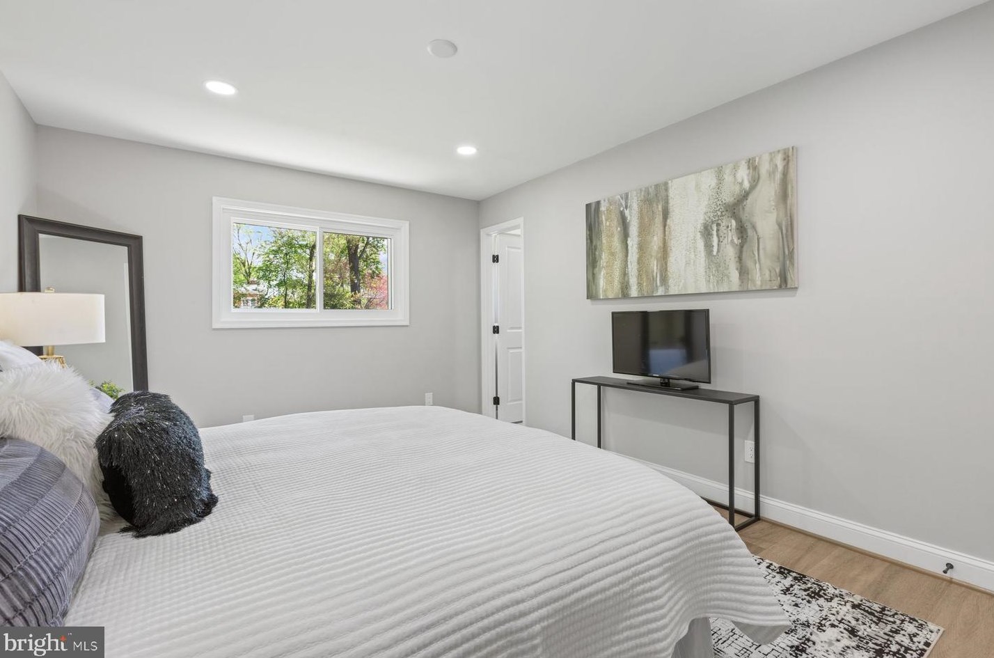 3331 Mansfield Rd, Falls Church VA  22041-1709 exterior