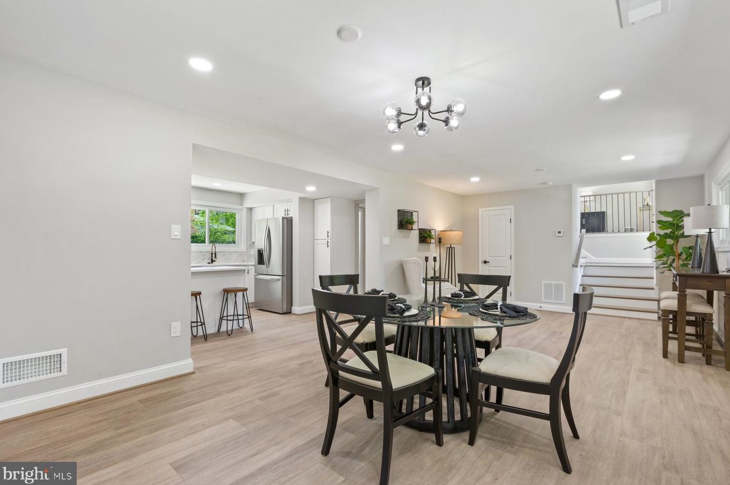 3331 Mansfield Rd, Falls Church VA  22041-1709 exterior