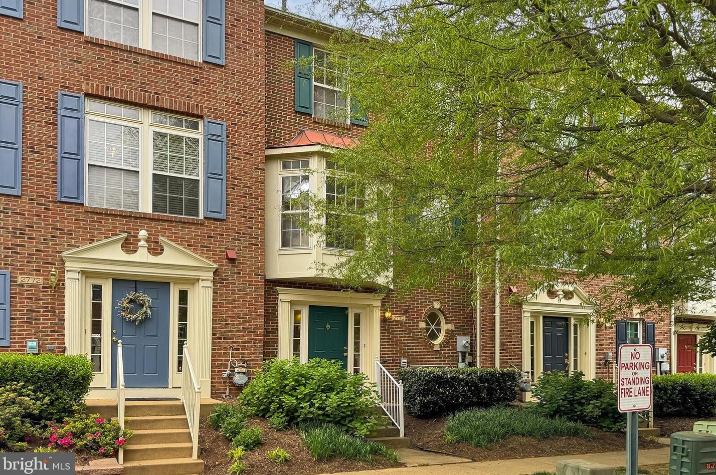 2770 Manhattan Pl, Vienna, VA 22180