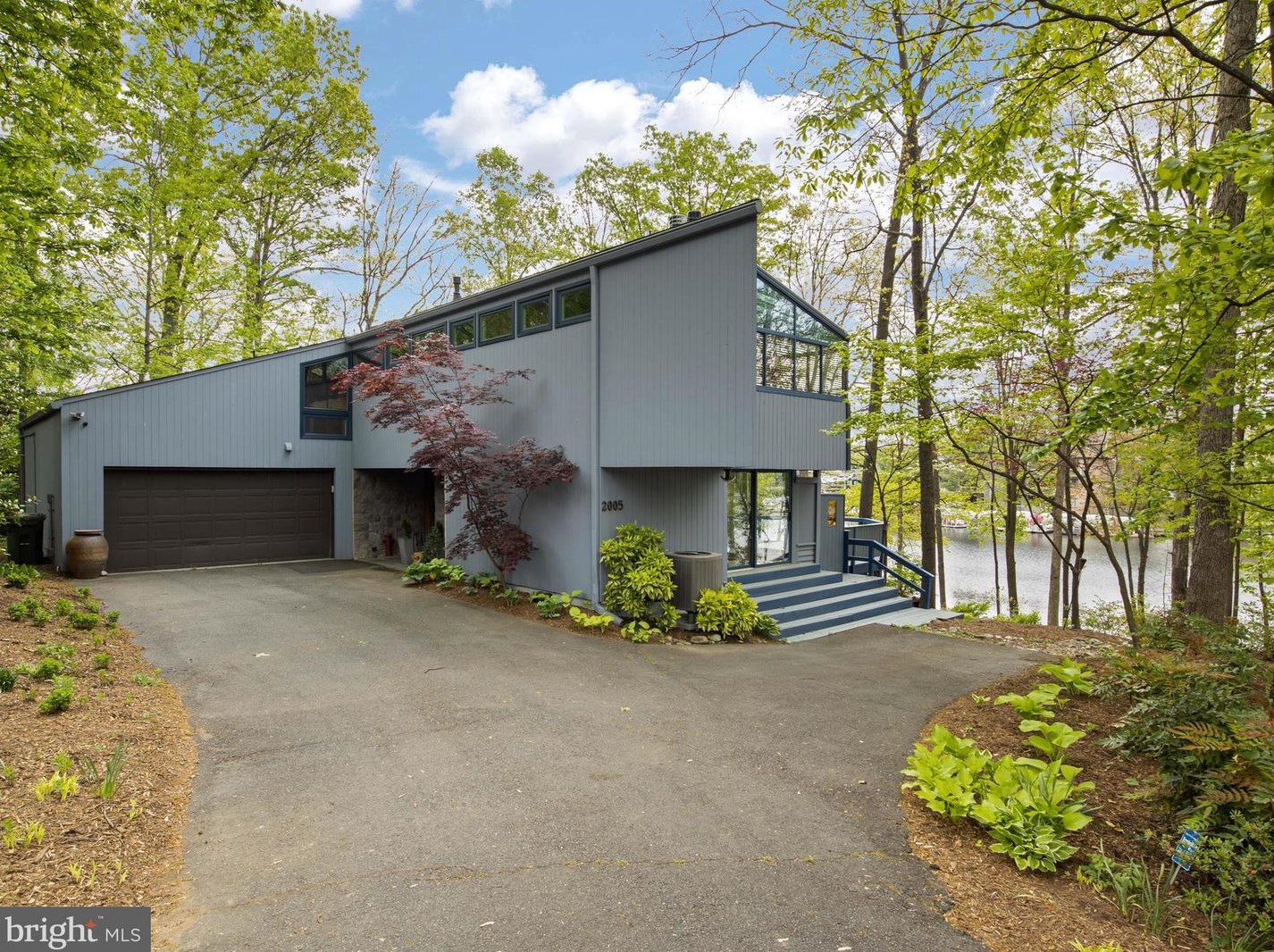 2005 Cutwater Ct, Herndon, VA 20191