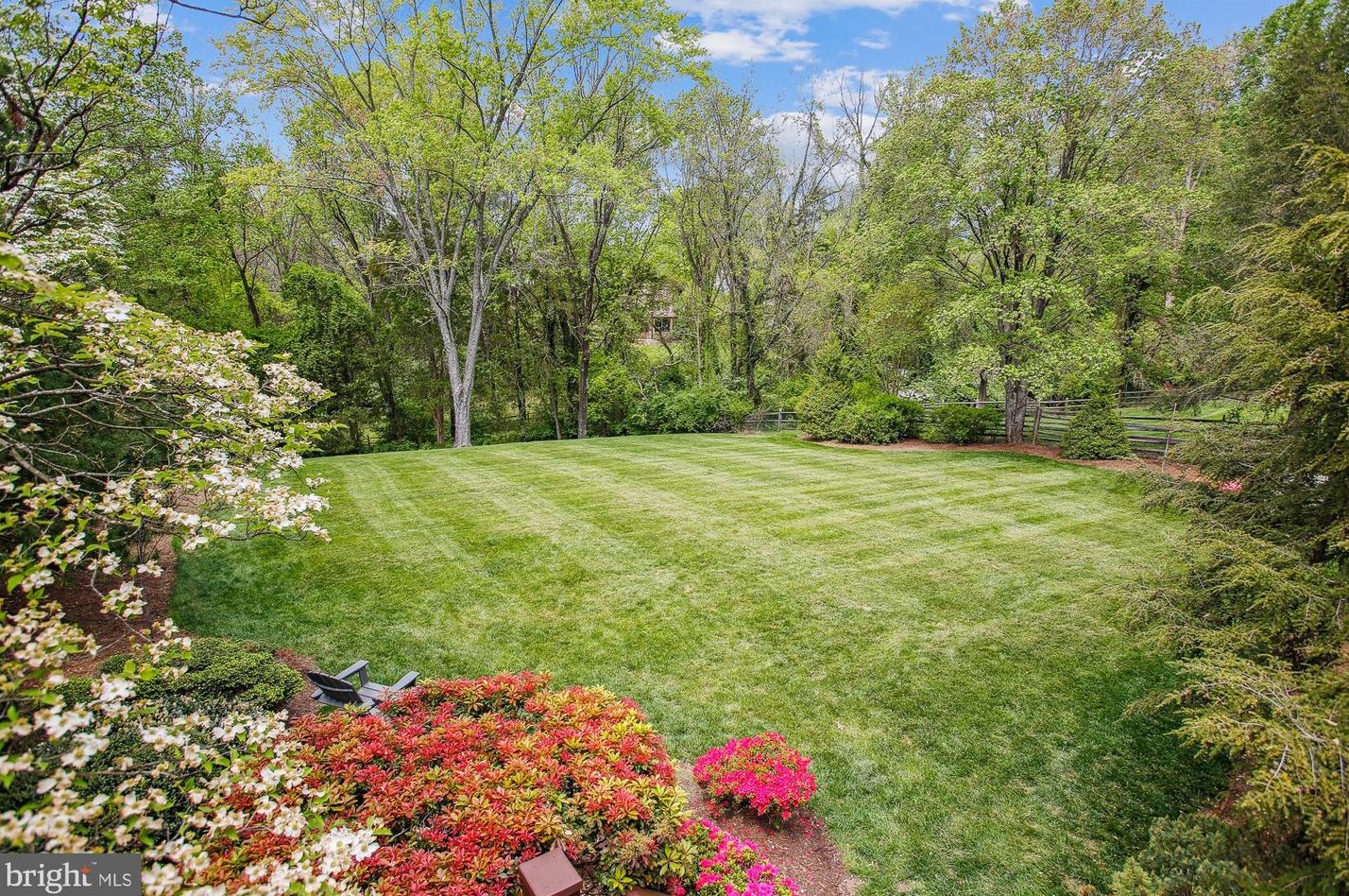 3110 Trenholm Dr, Vienna, VA 22124-1328