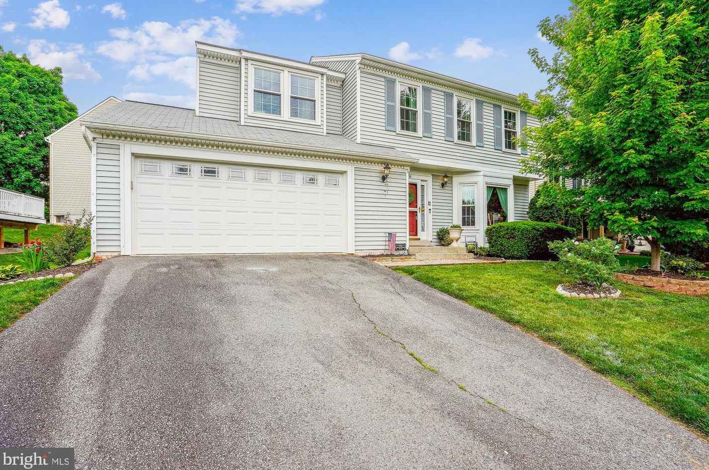 13114 Willoughby Point Dr, Fairfax, VA 22033