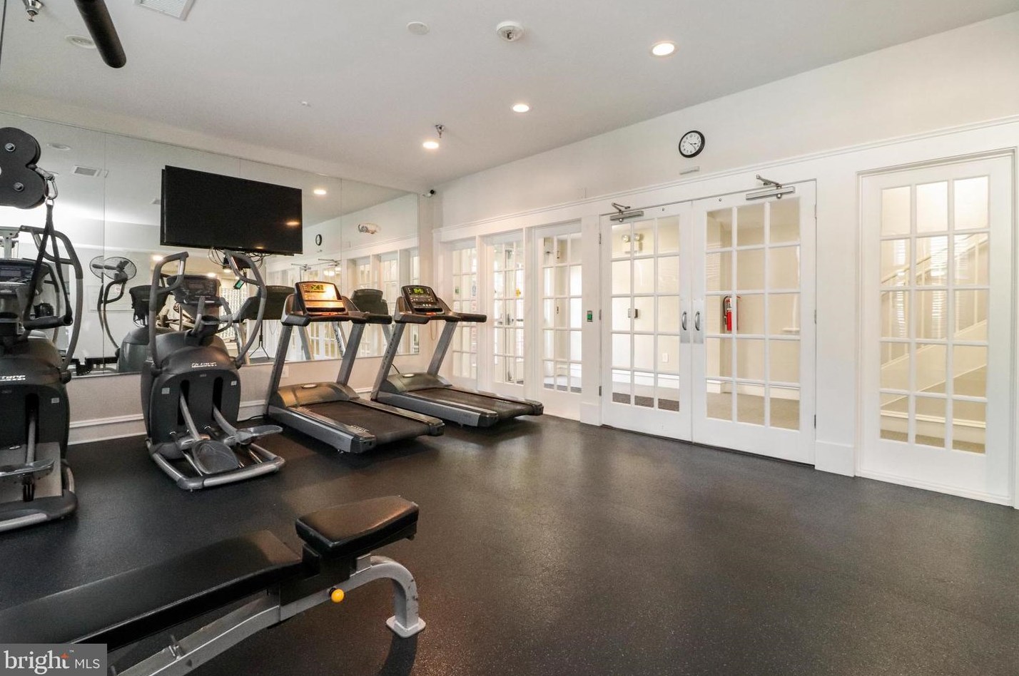 1641 International Dr, Mc Lean VA  22102-4851 exterior