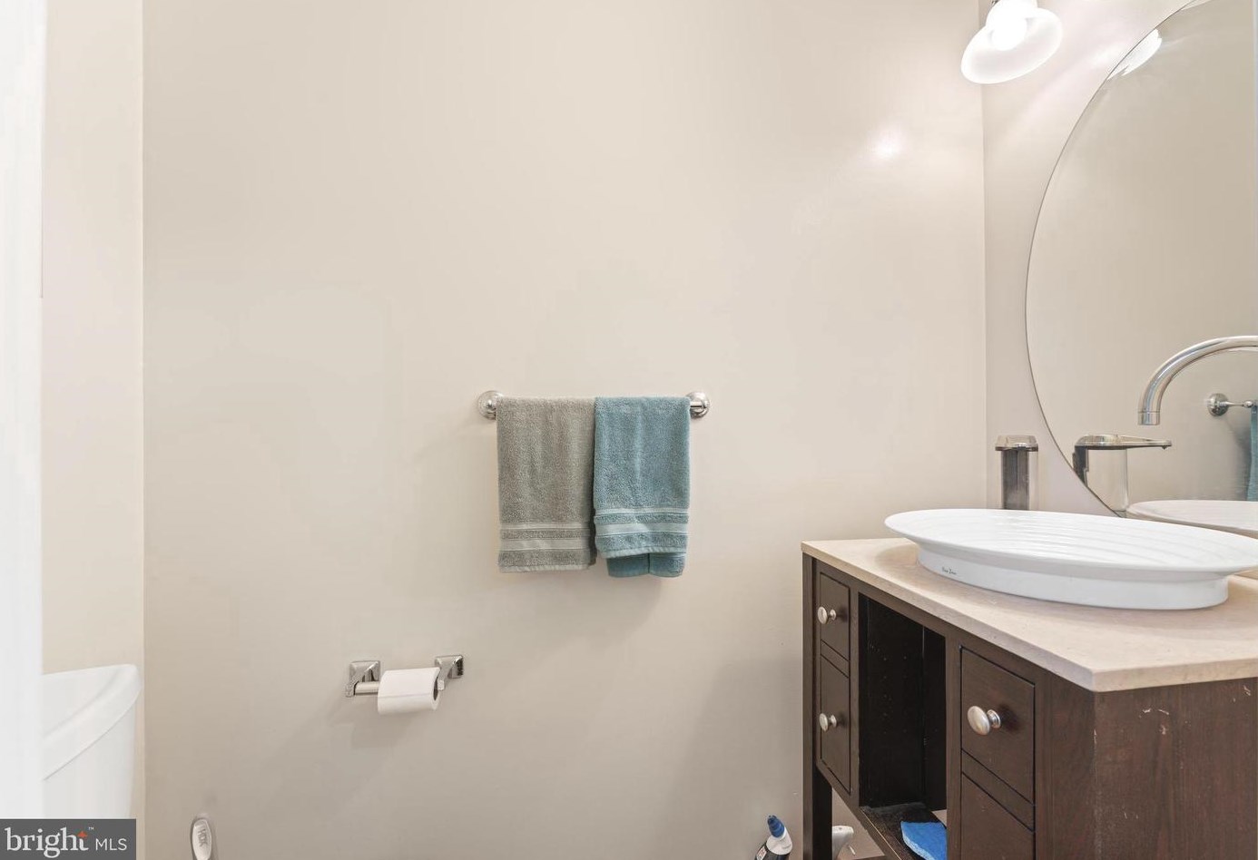 8054 Powderbrook Ln, Springfield VA  22153-2926 exterior