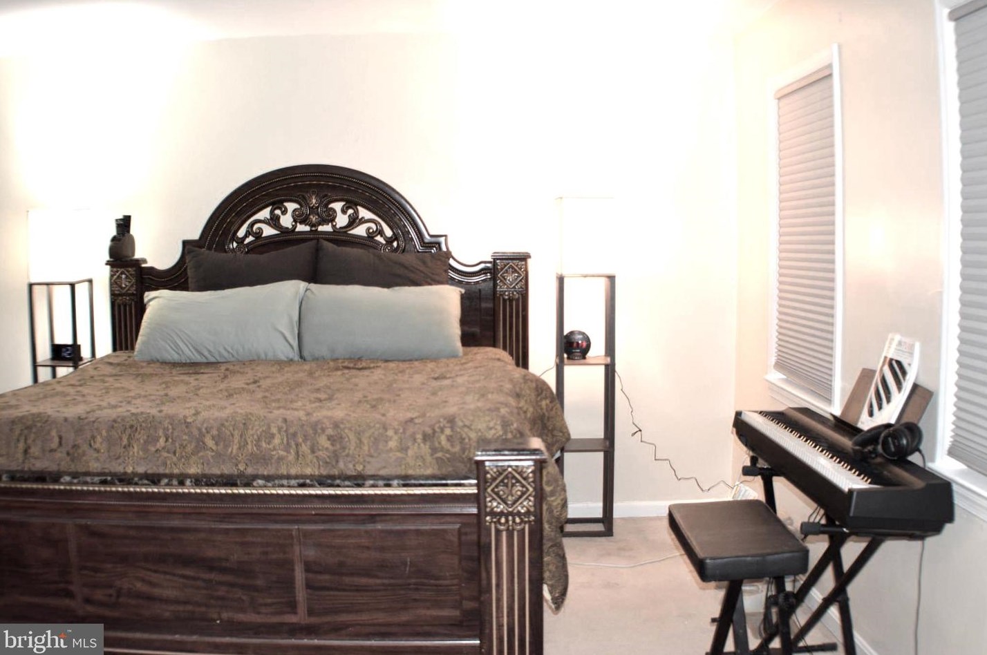 8054 Powderbrook Ln, Springfield VA  22153-2926 exterior