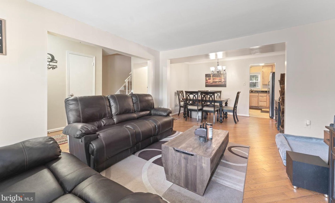 8054 Powderbrook Ln, Springfield, VA 22153-2926