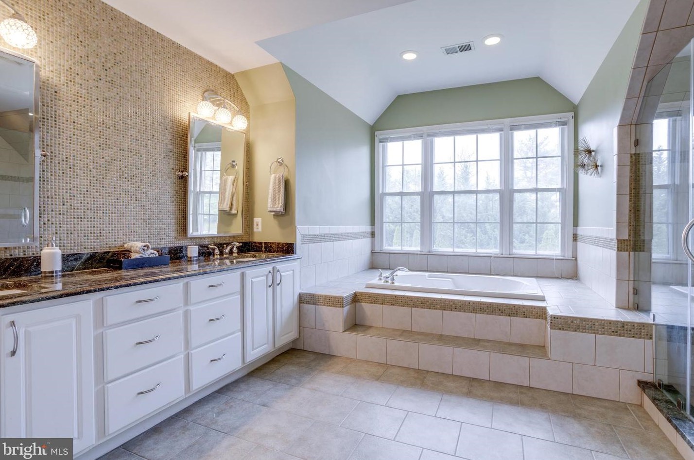 5193 Ox Rd, Fairfax VA  22030-4515 exterior