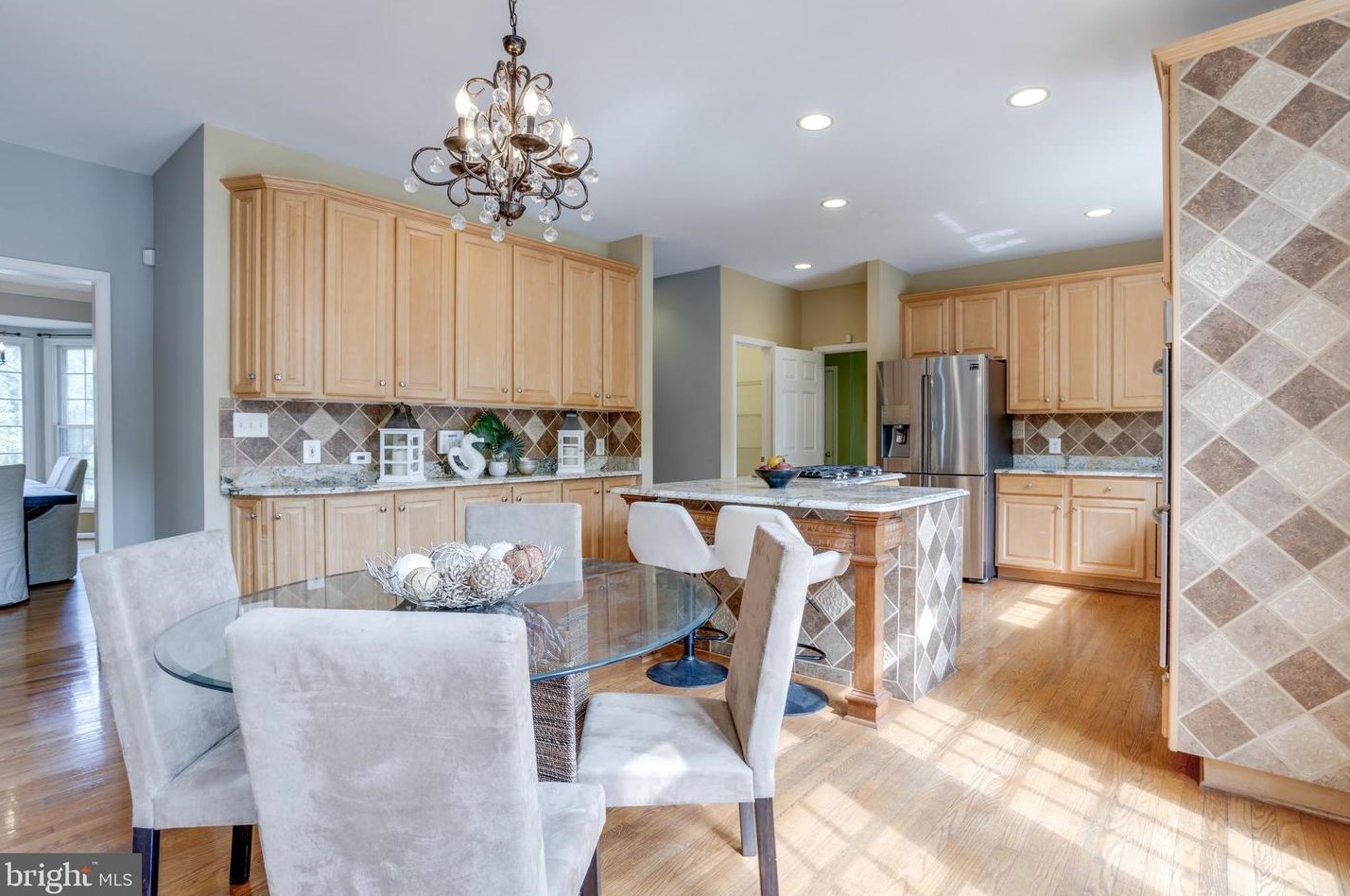 5193 Ox Rd, Fairfax VA  22030-4515 exterior