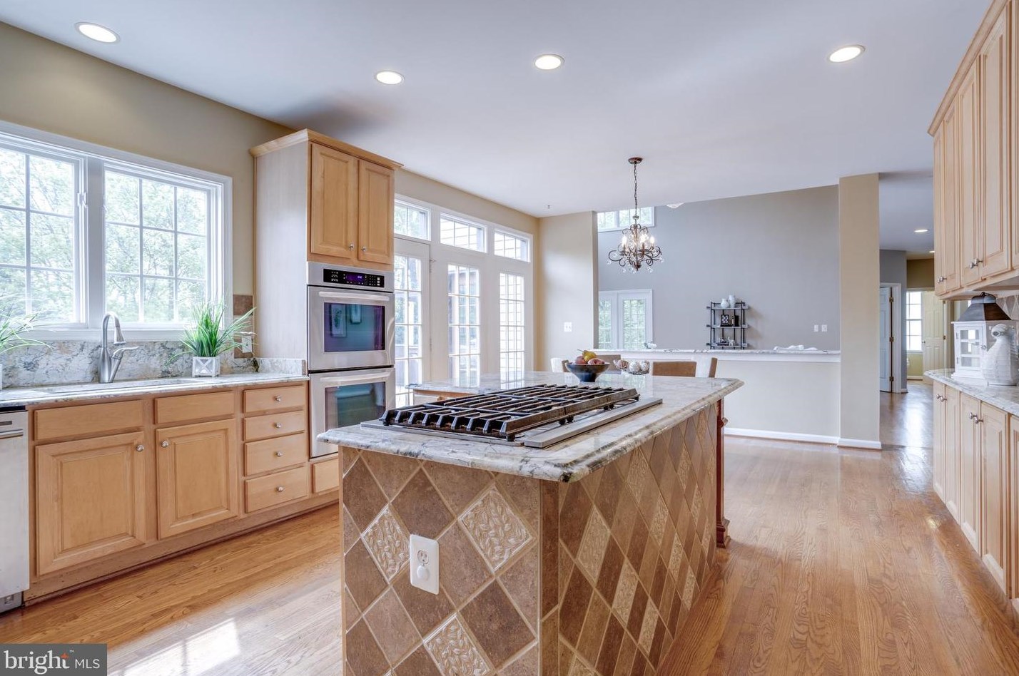 5193 Ox Rd, Fairfax VA  22030-4515 exterior