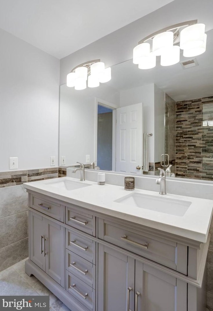 5193 Ox Rd, Fairfax VA  22030-4515 exterior