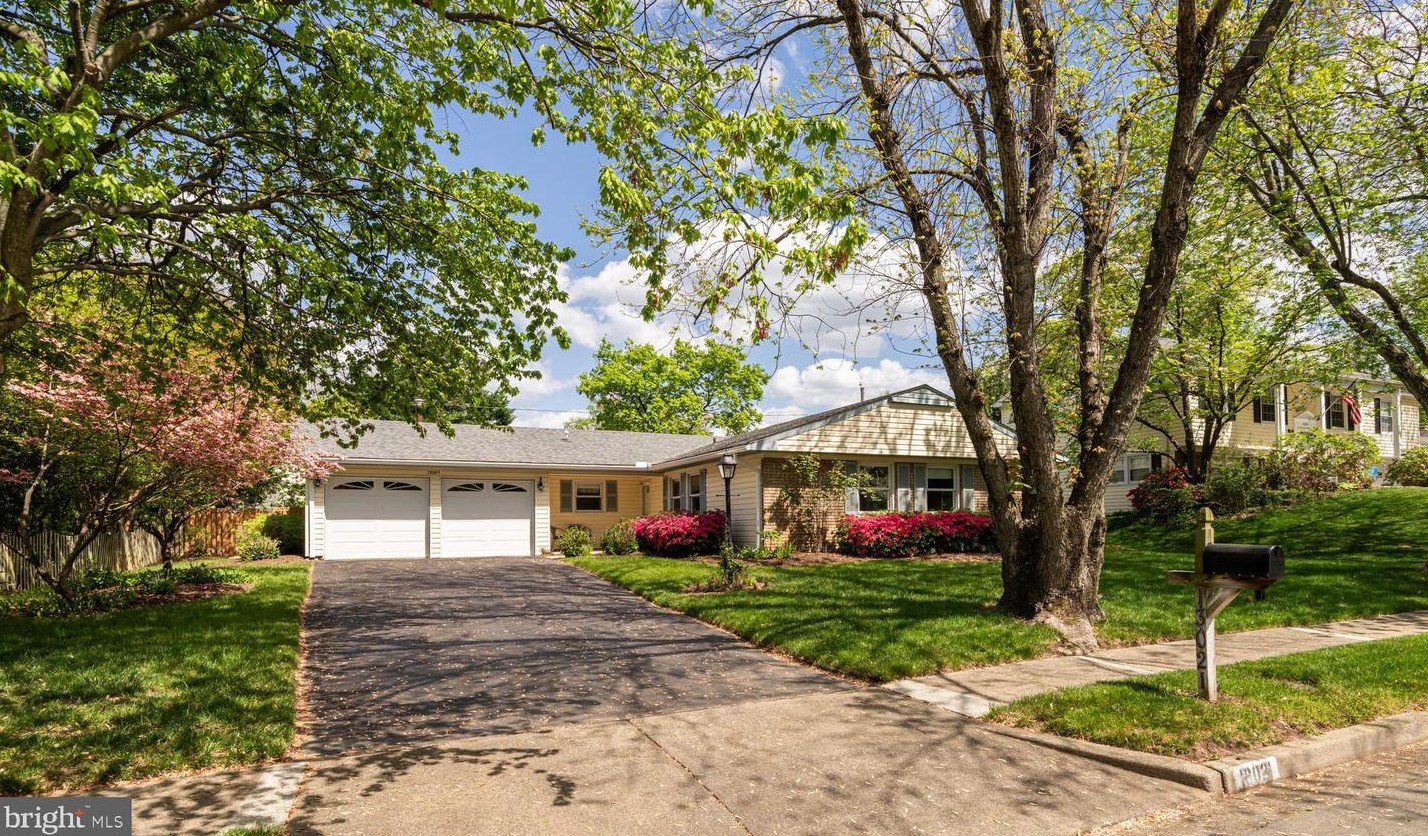 13021 Maple View Ln, Fairfax, VA 22033-3612