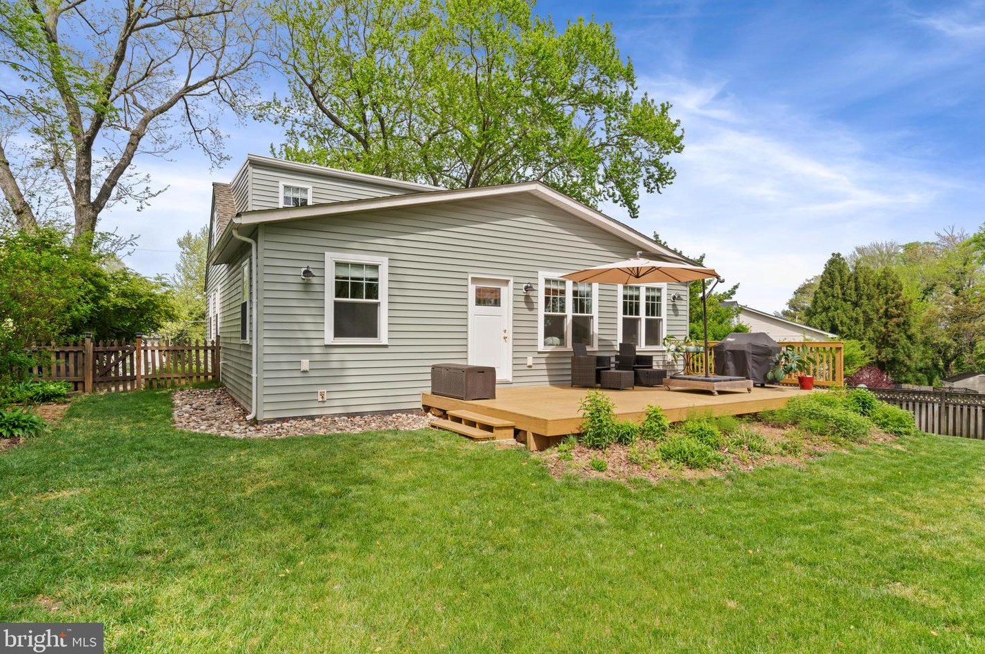 6809 Gouthier Rd, Falls Church VA  22042-2708 exterior