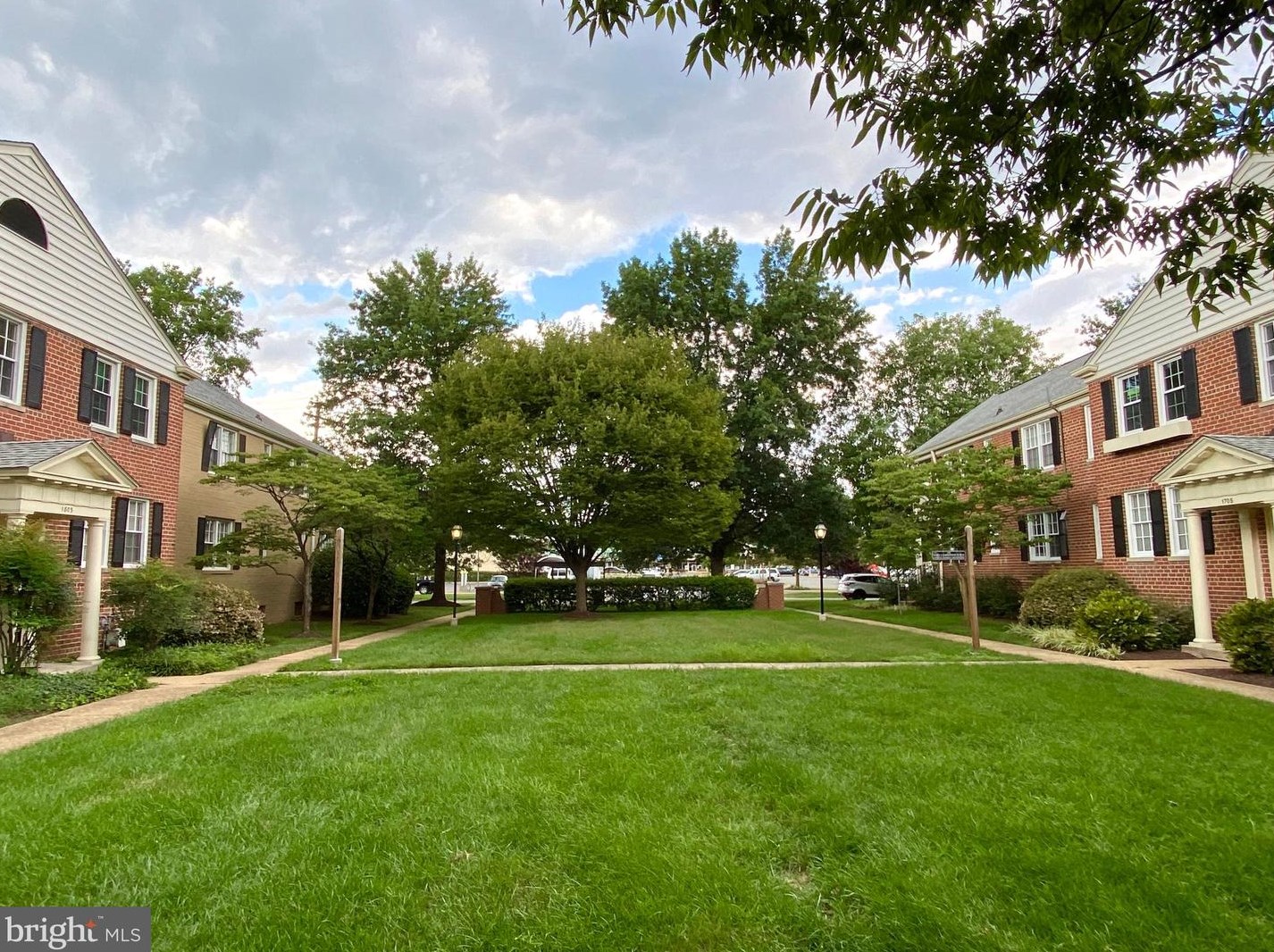 1801 Belle View Blvd, Alexandria VA 22307-6728 exterior