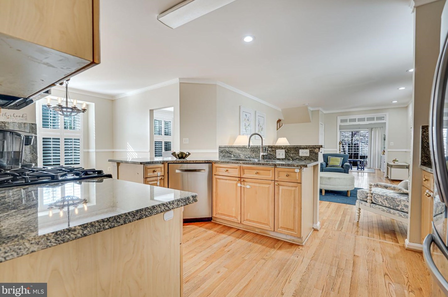 6376 Alderman Dr, Alexandria VA  22315-3731 exterior