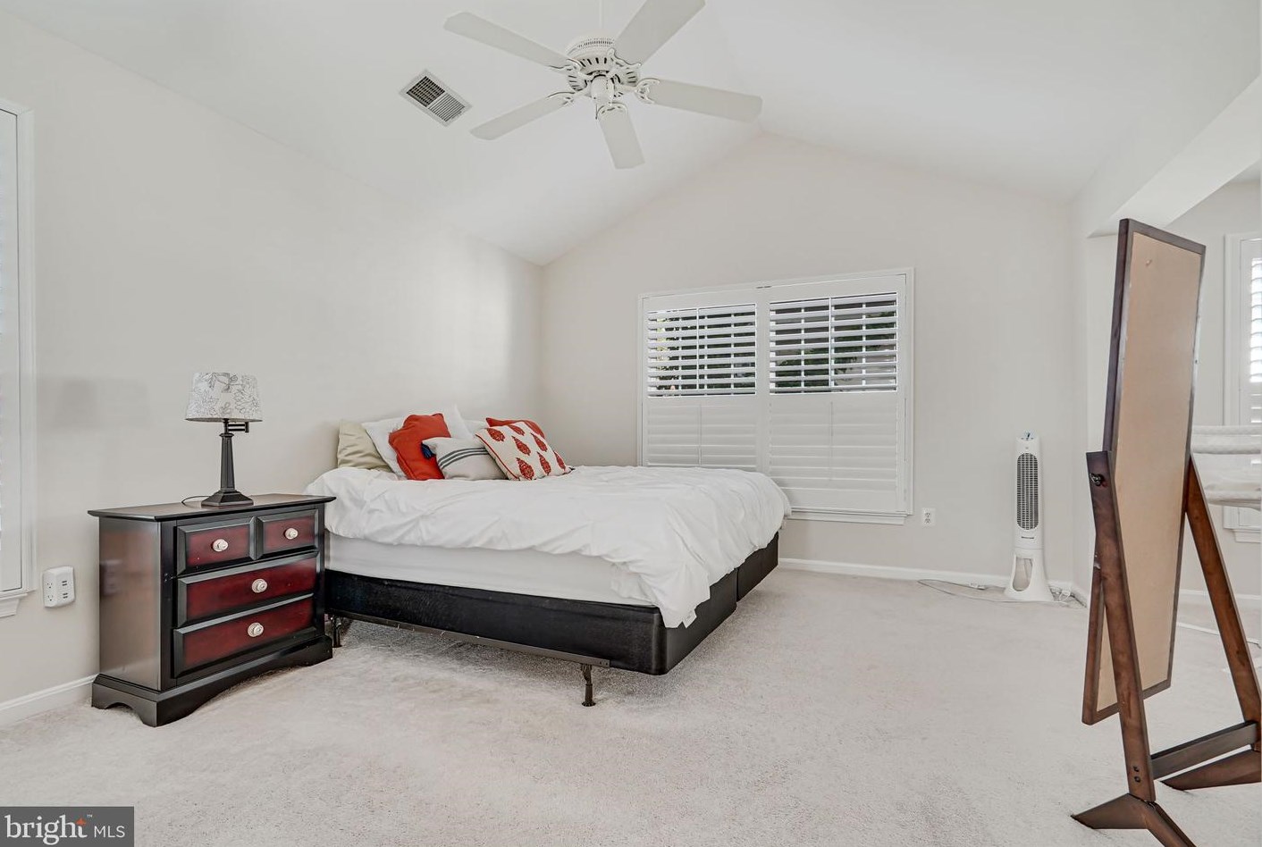 6376 Alderman Dr, Alexandria VA  22315-3731 exterior