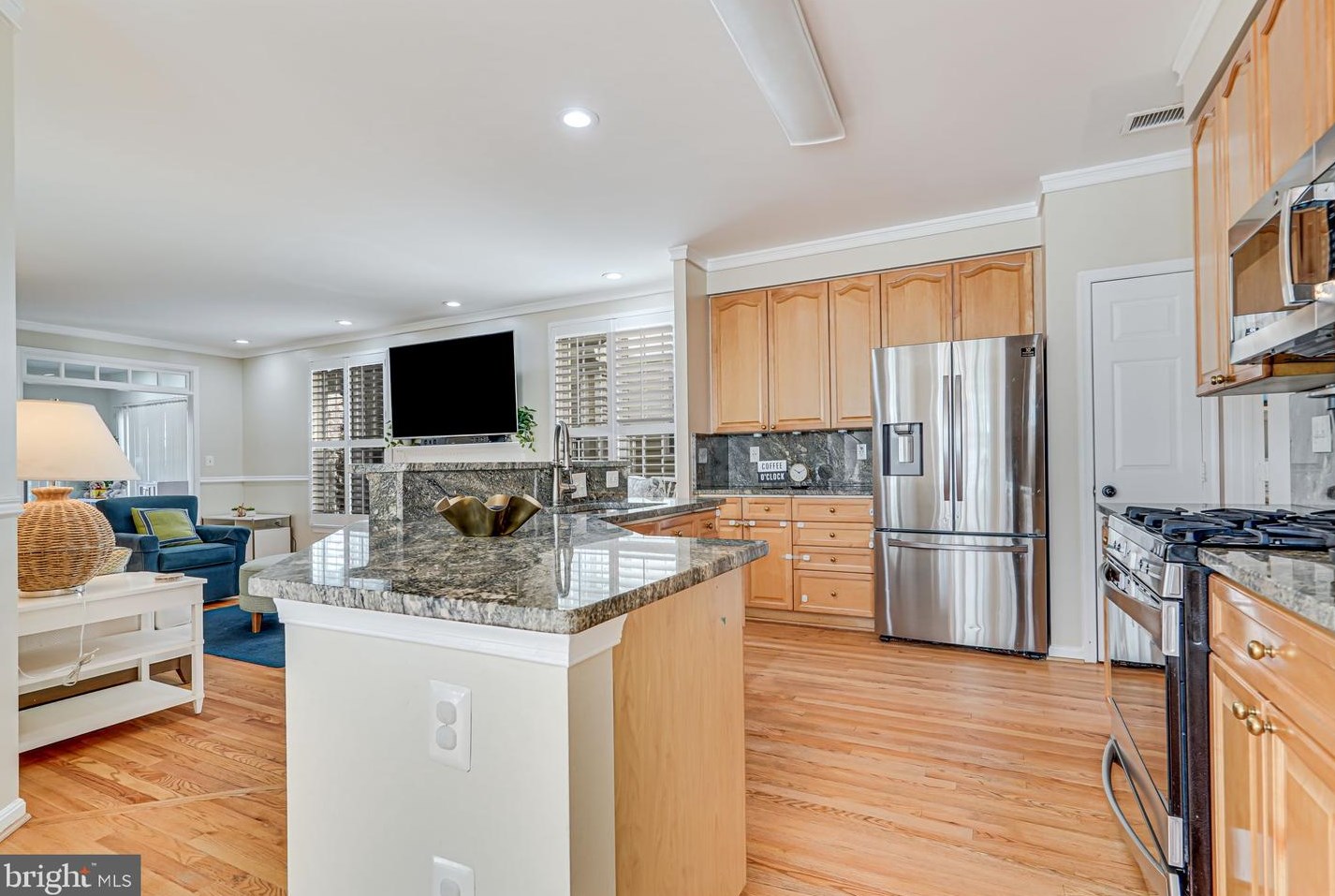 6376 Alderman Dr, Alexandria VA  22315-3731 exterior