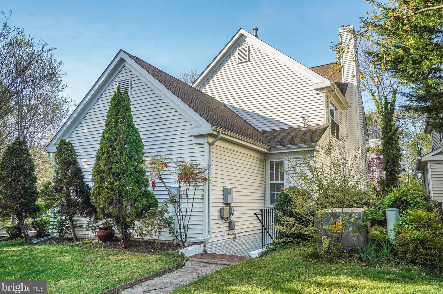 6376 Alderman Dr, Alexandria VA  22315-3731 exterior