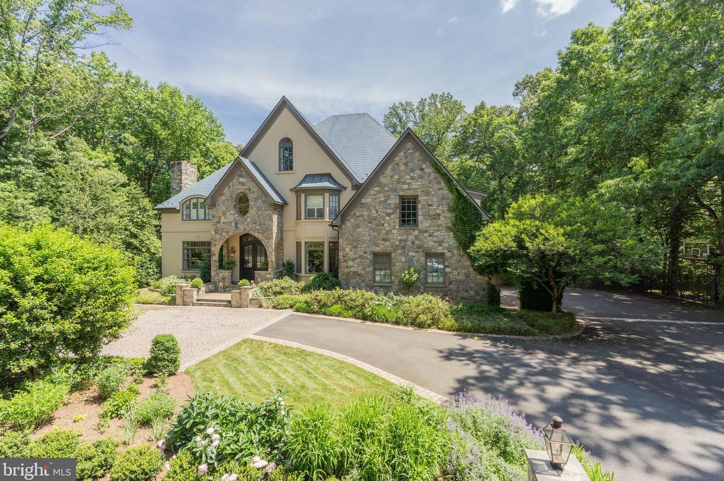2605 Lasswade Ln, Vienna, VA 22124-1532