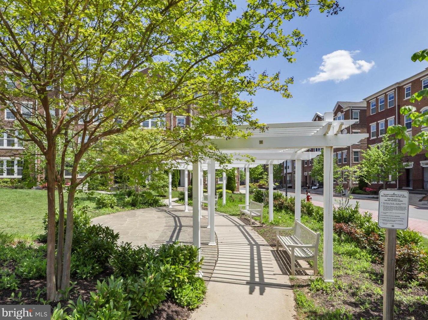 3037 Rittenhouse Cir, Fairfax, VA 22031
