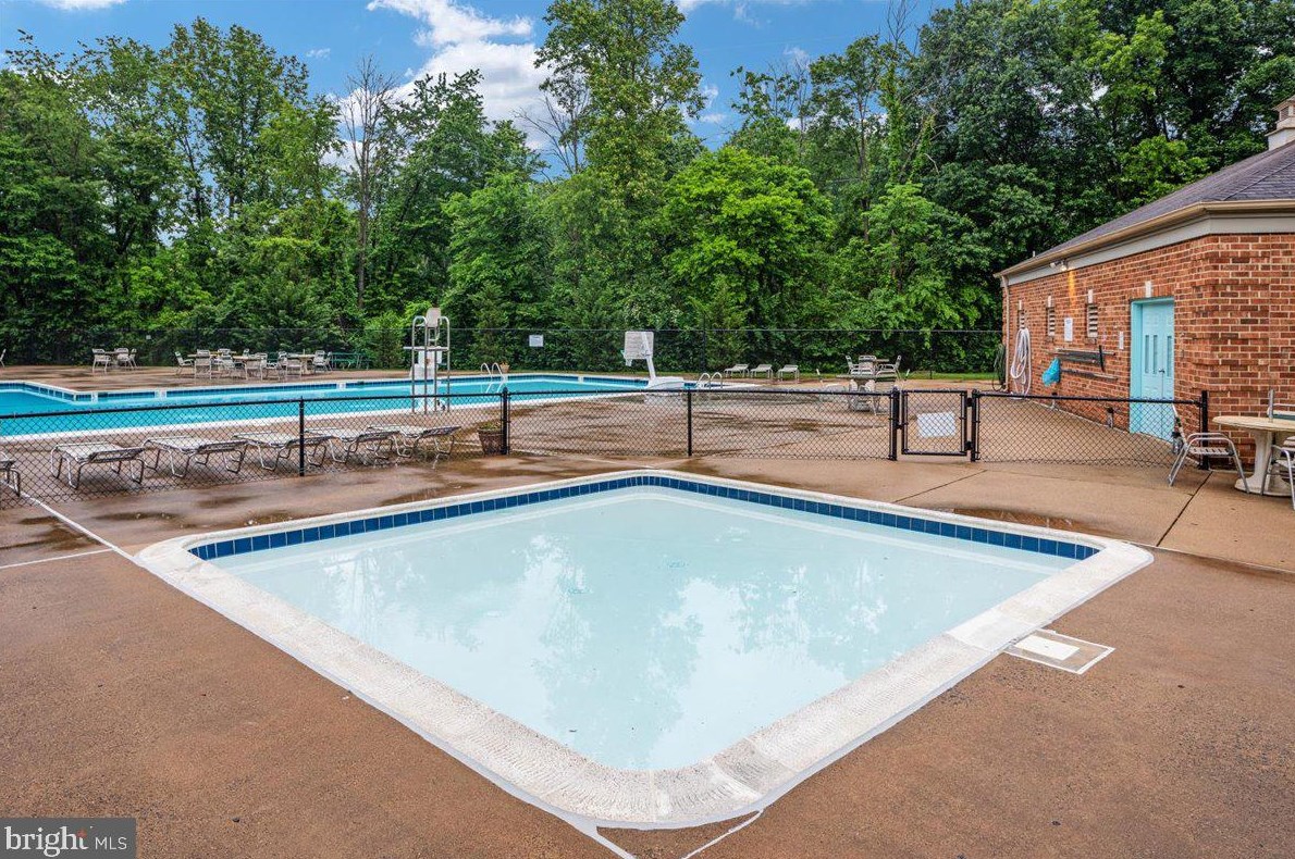 9773 High Water Ct, Springfield VA  22015-1877 exterior