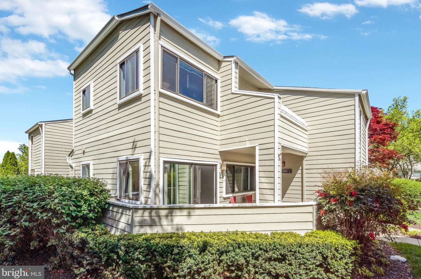 1981 Villaridge Dr #1981b, Herndon, VA 20191
