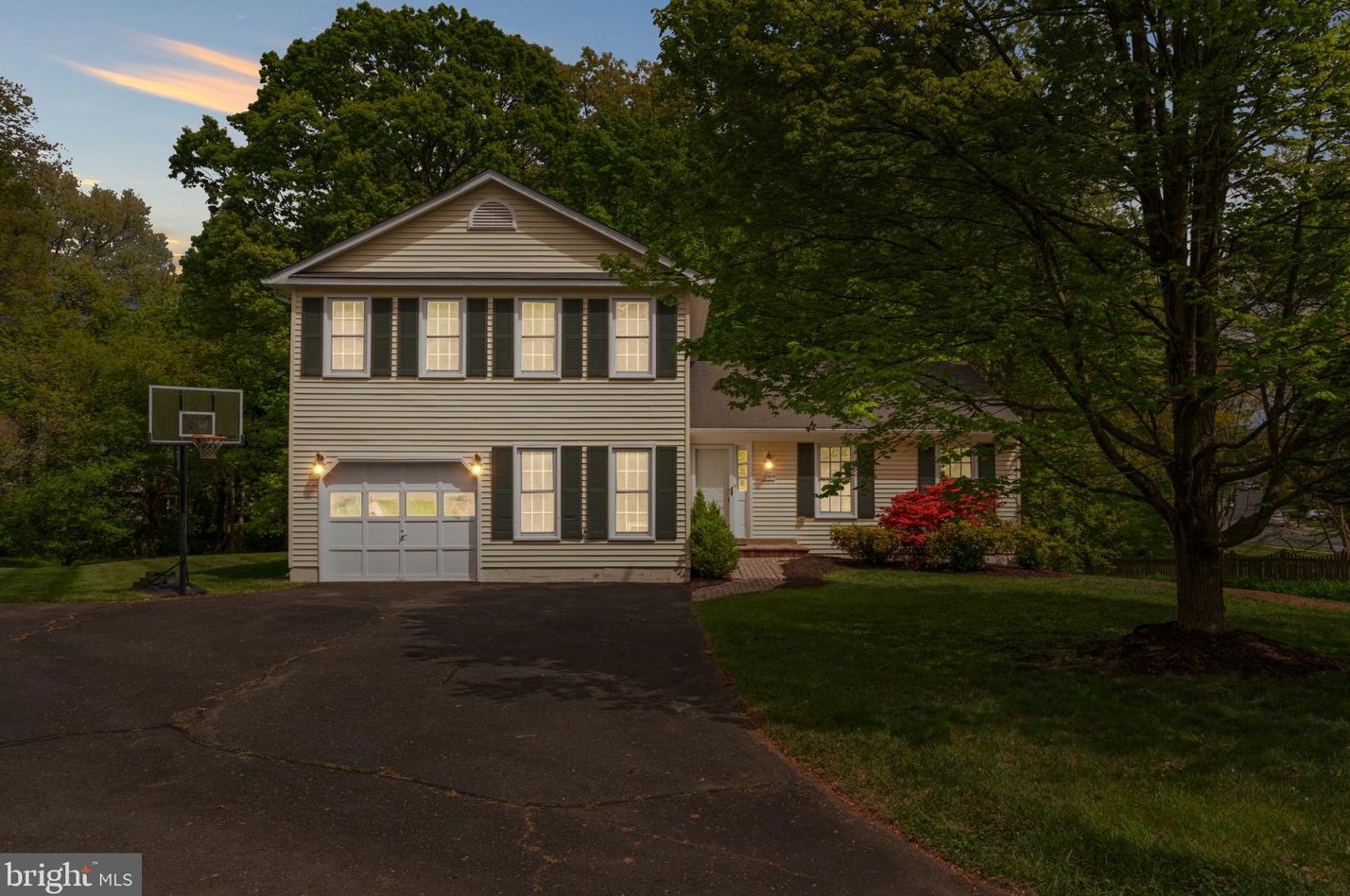 12400 Ox Hill Rd, Fairfax, VA 22033