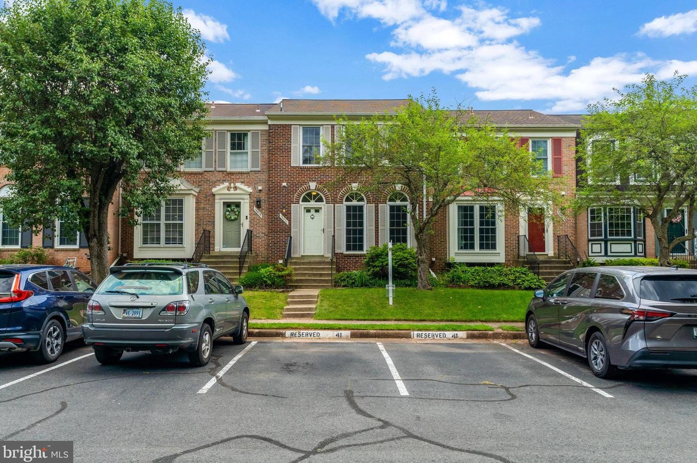 13421 Foxhole Dr, Fairfax, VA 22033-1337