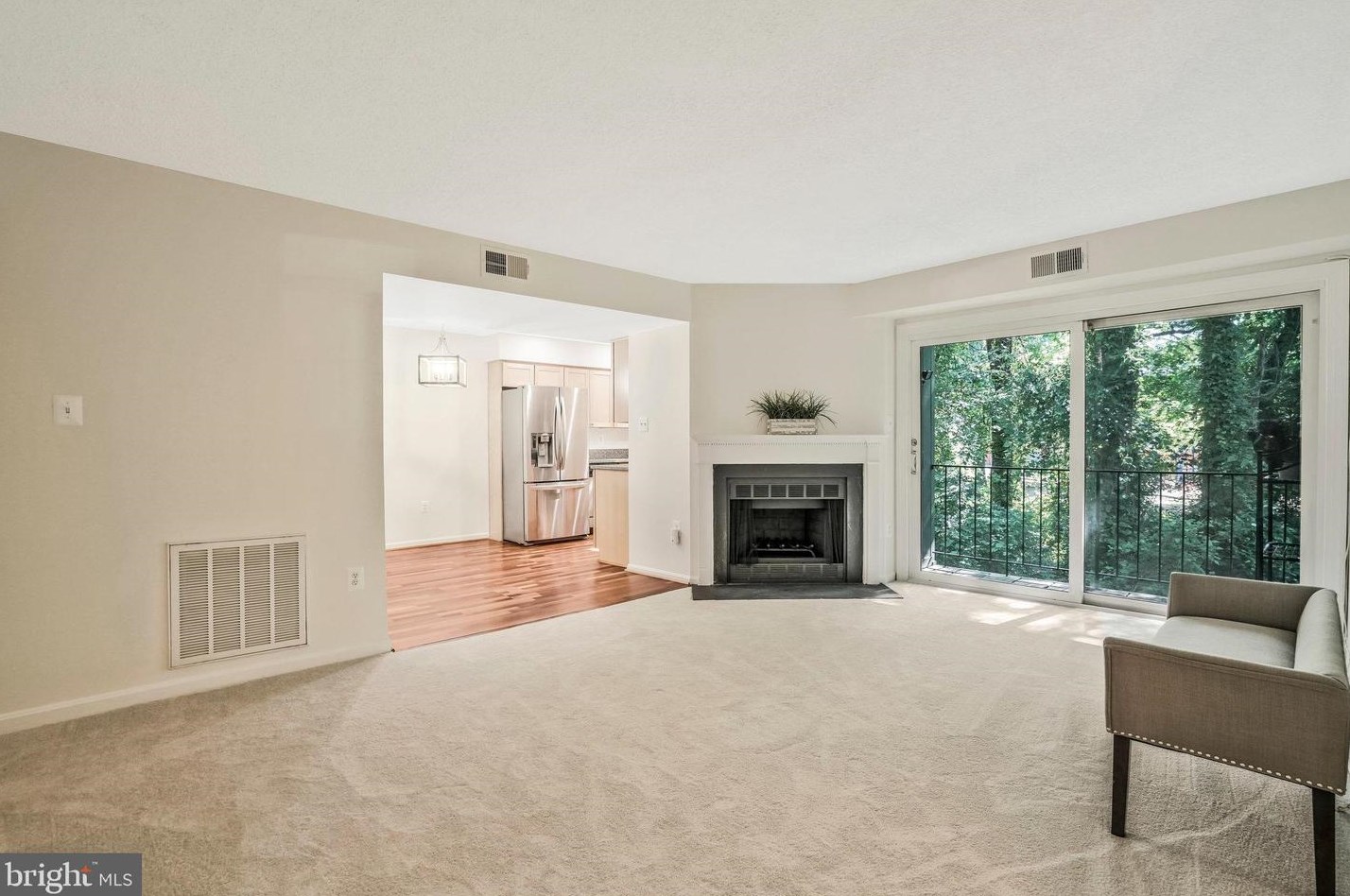 7744 New Providence Dr #98, Falls Church, VA 22042