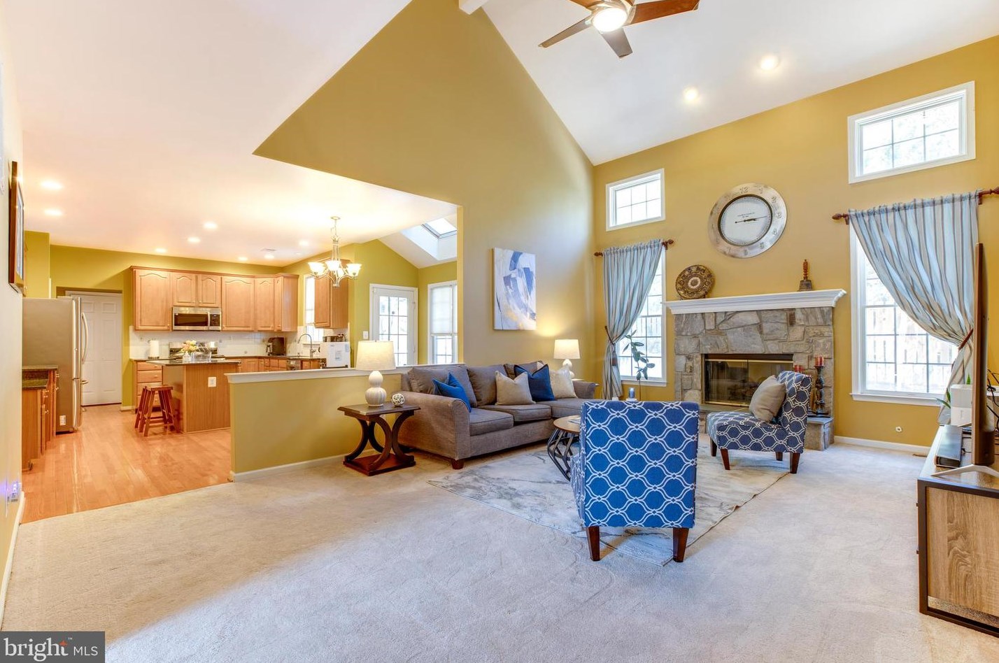 2906 Blue Holly Ln, Herndon, VA 20171