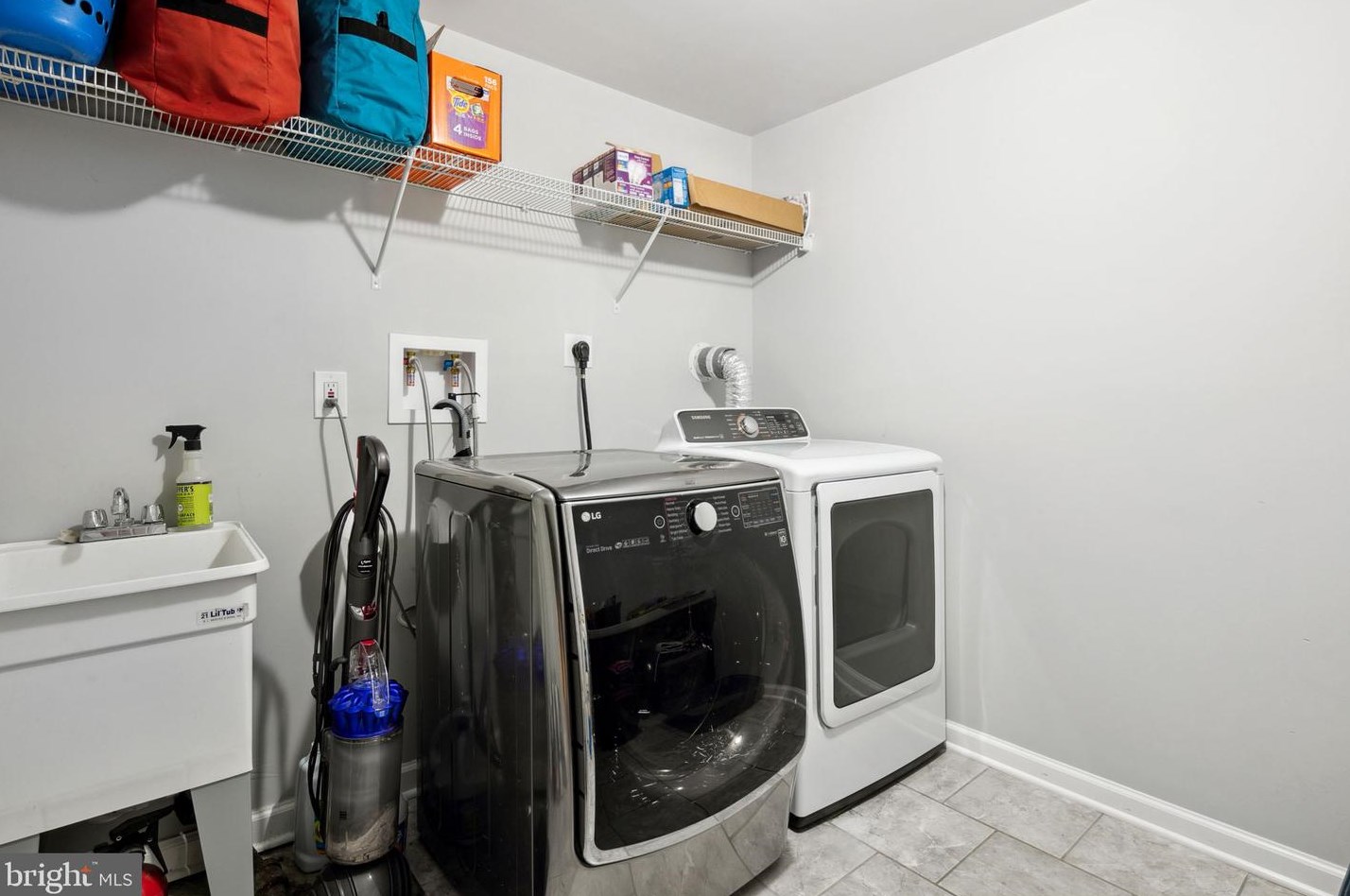 4413 Dolphin Ln, Alexandria VA  22309-3107 exterior