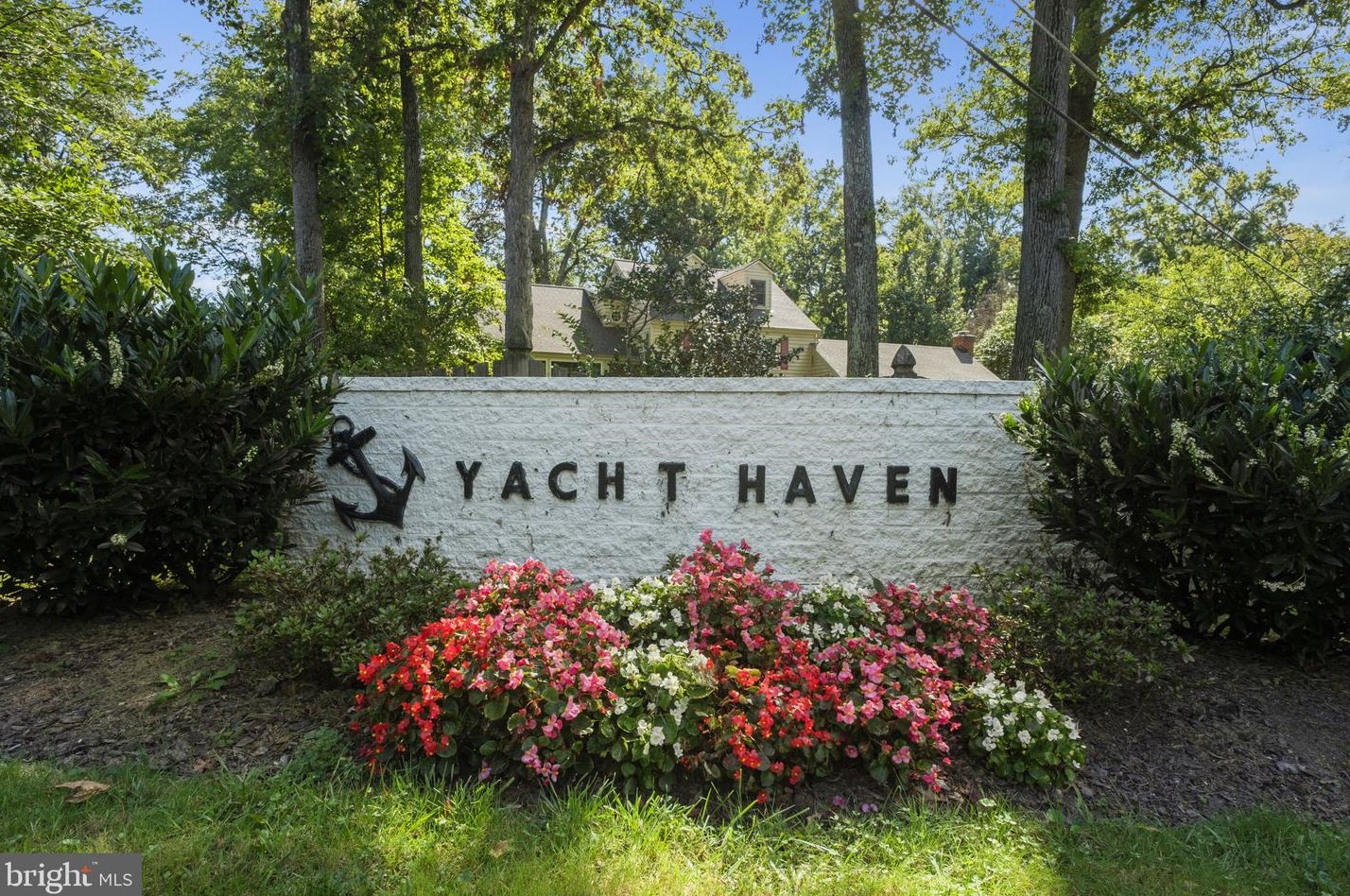 4413 Dolphin Ln, Alexandria VA  22309-3107 exterior