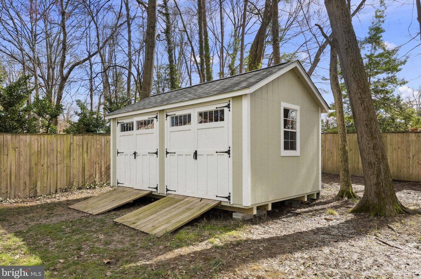 4413 Dolphin Ln, Alexandria VA  22309-3107 exterior