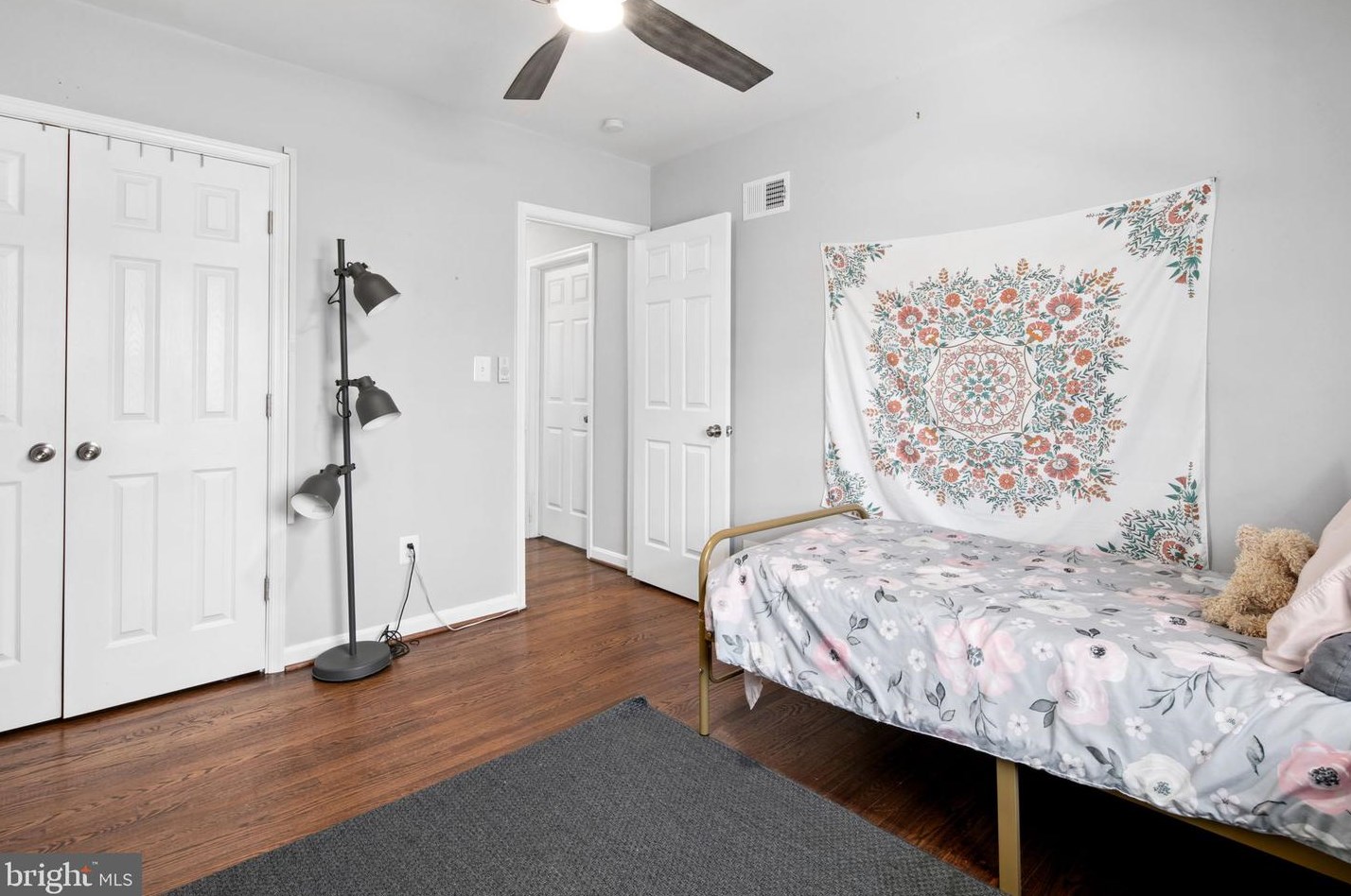 4413 Dolphin Ln, Alexandria VA  22309-3107 exterior