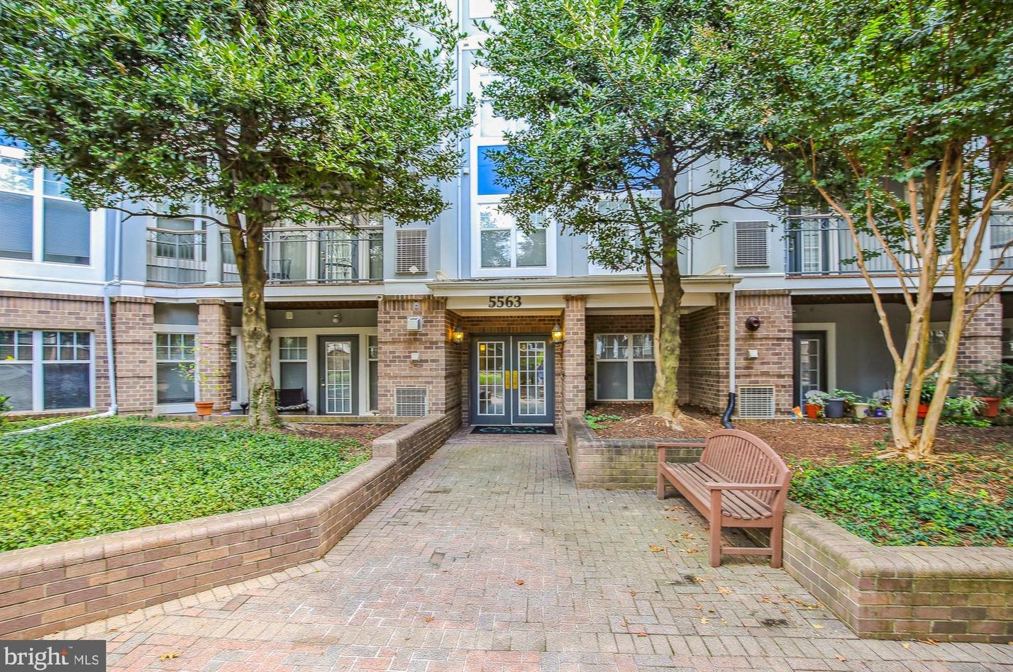 5563 Seminary Rd #112, Falls Church, VA 22041