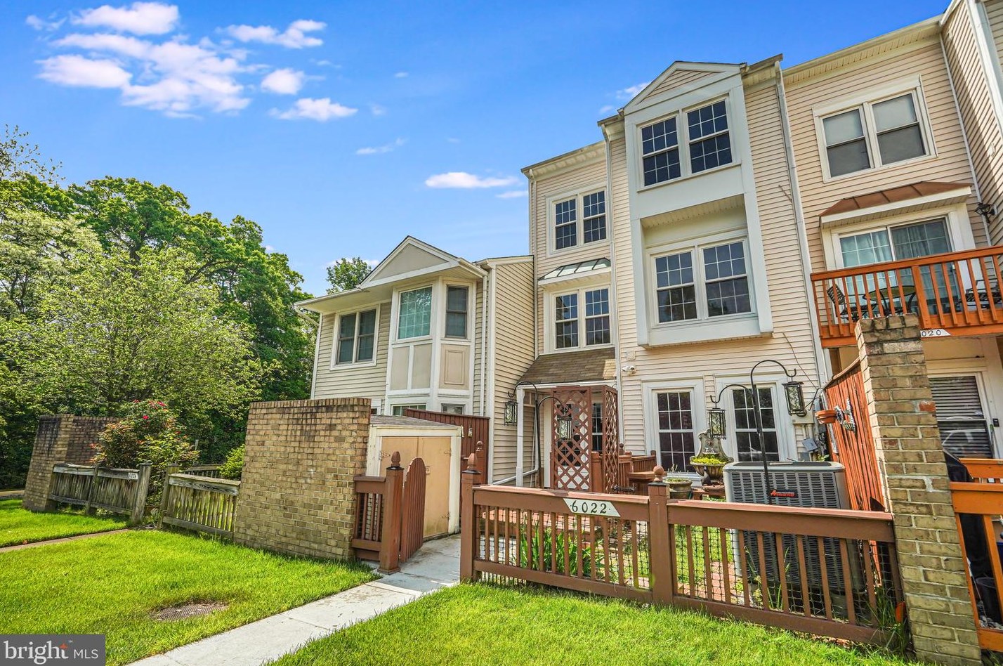 6022 Chestnut Hollow Ct, Centreville, VA 20121