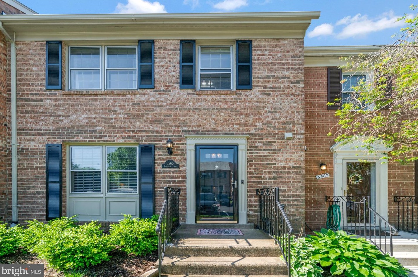 6565 Snowbell Ln, Falls Church, VA 22042-2256