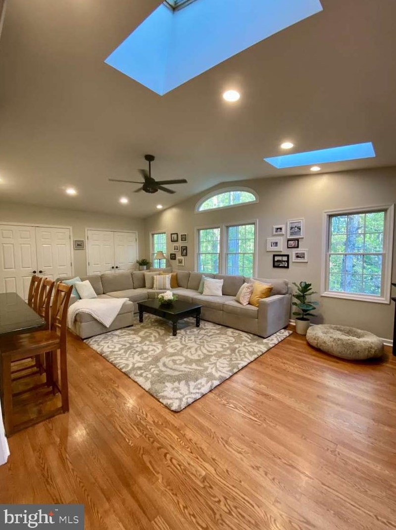 9703 Glenway Ct, Springfield, VA 22015-4115