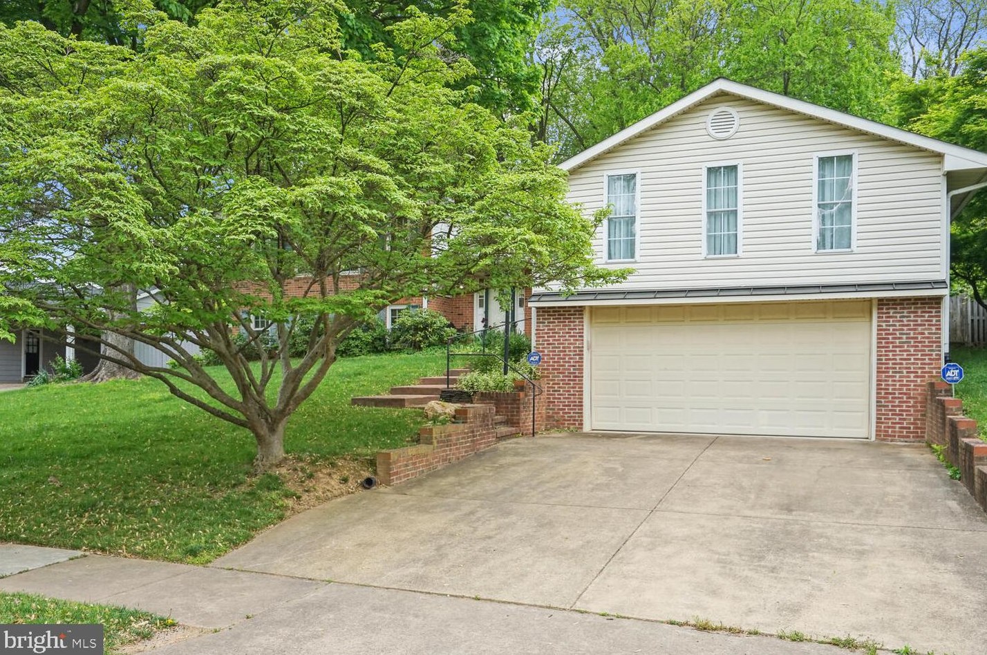 8506 Quaint Ln, Vienna, VA 22182