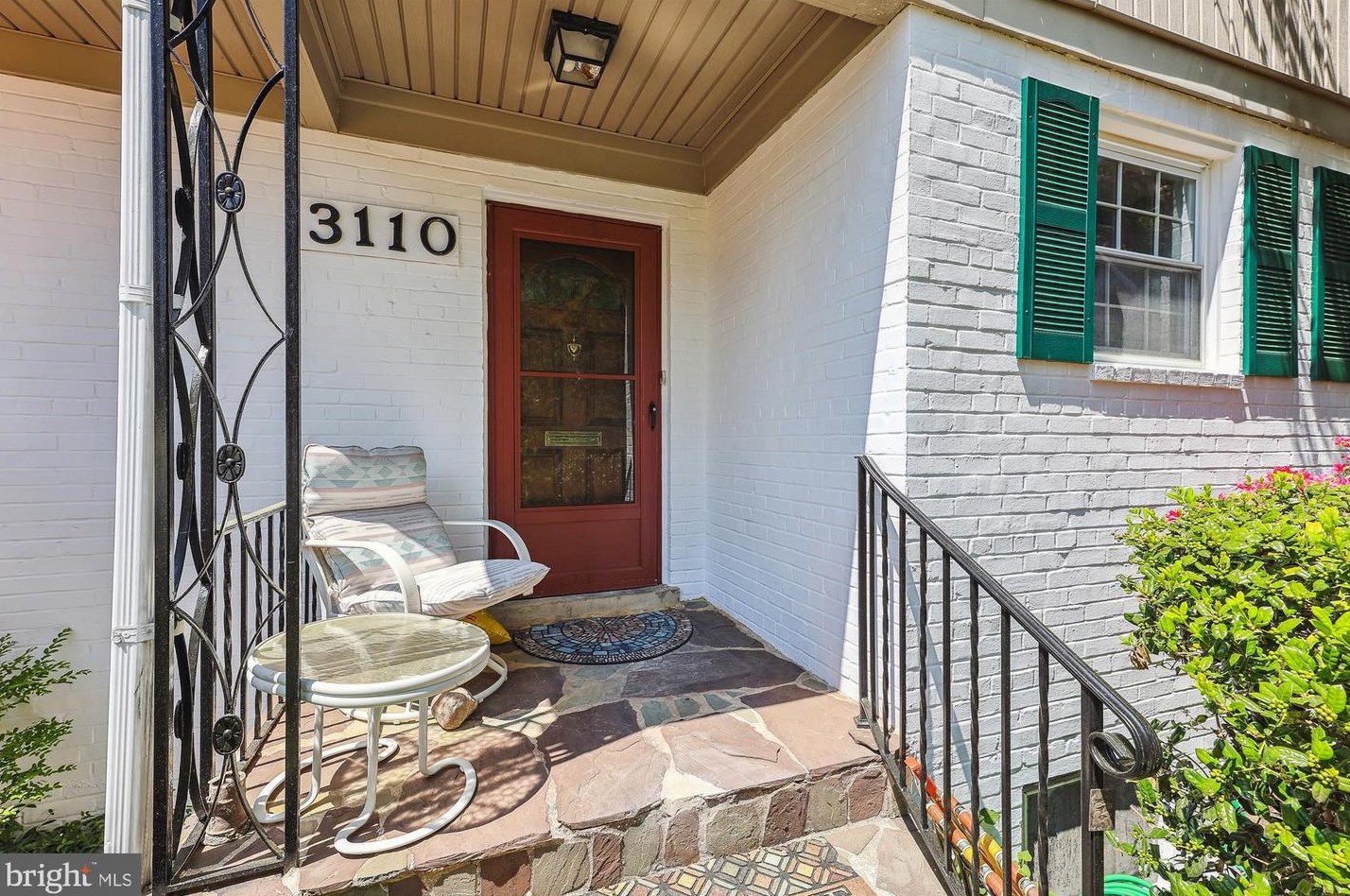 3110 Shadeland Dr, Falls Church, VA 22044-1726