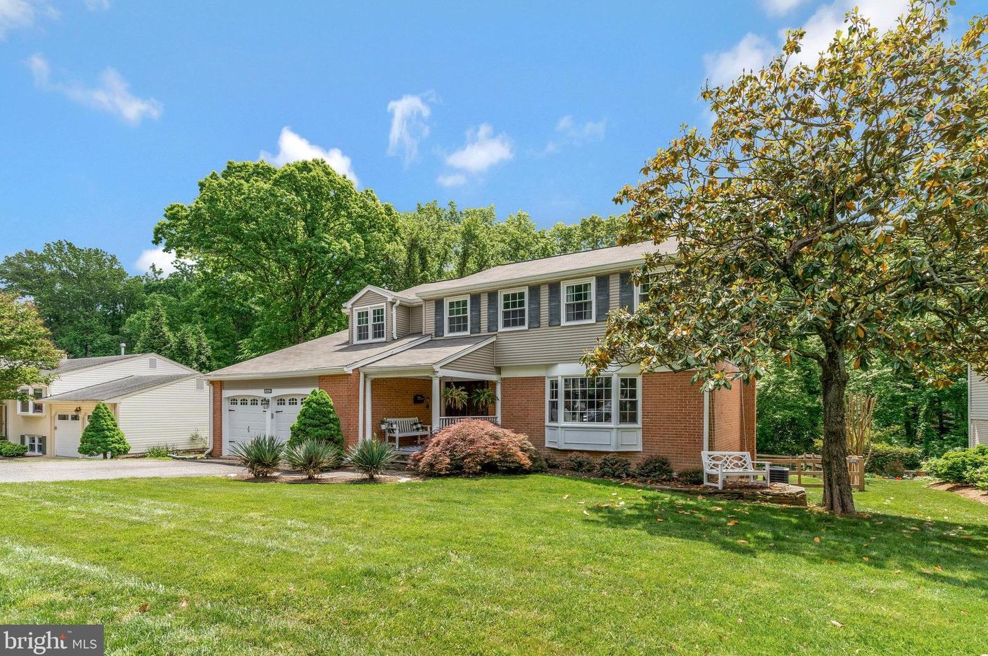 8209 Langbrook Rd, Springfield, VA 22152