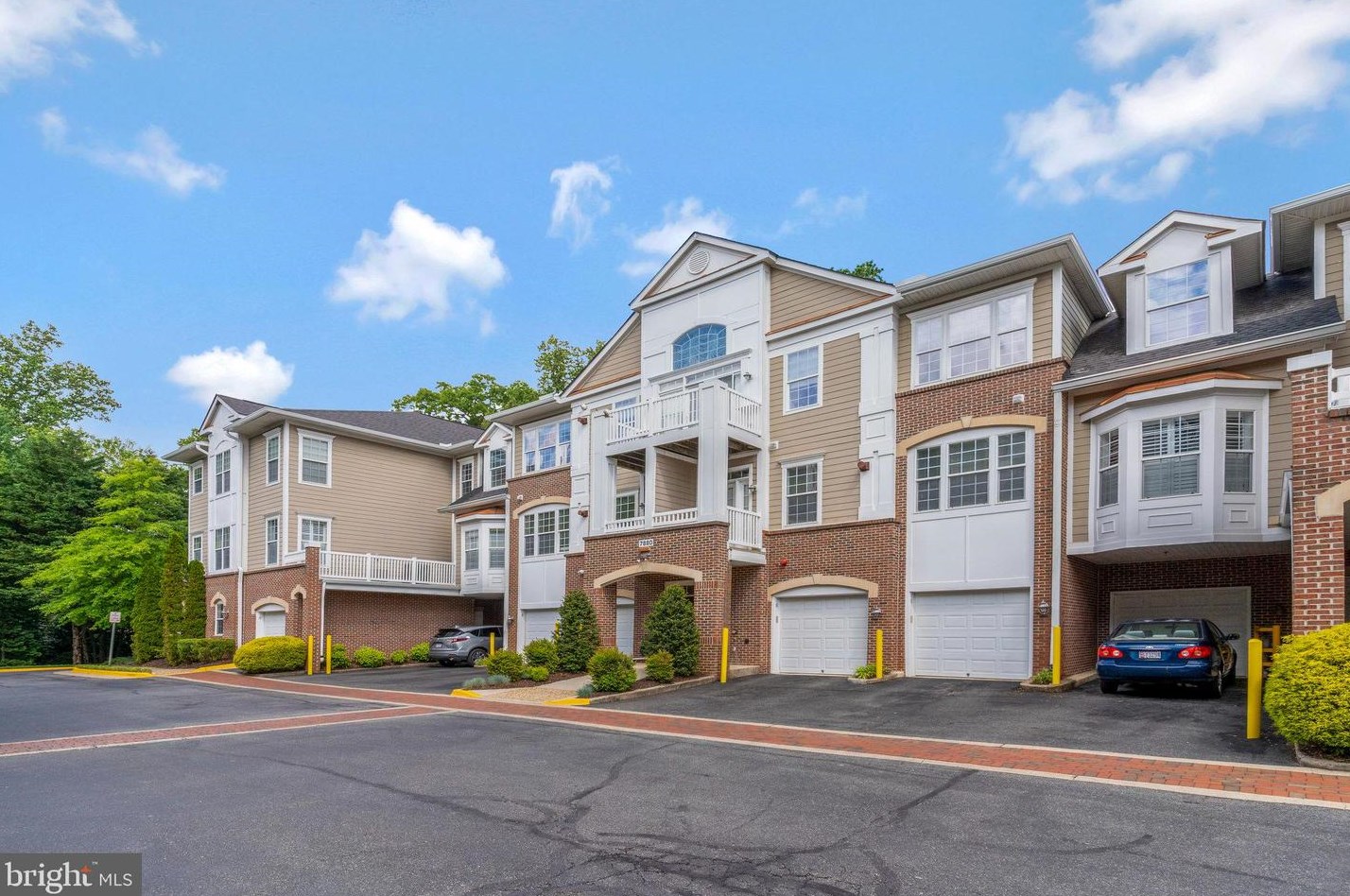 7880 Rolling Woods Ct, Springfield, VA 22152-3616