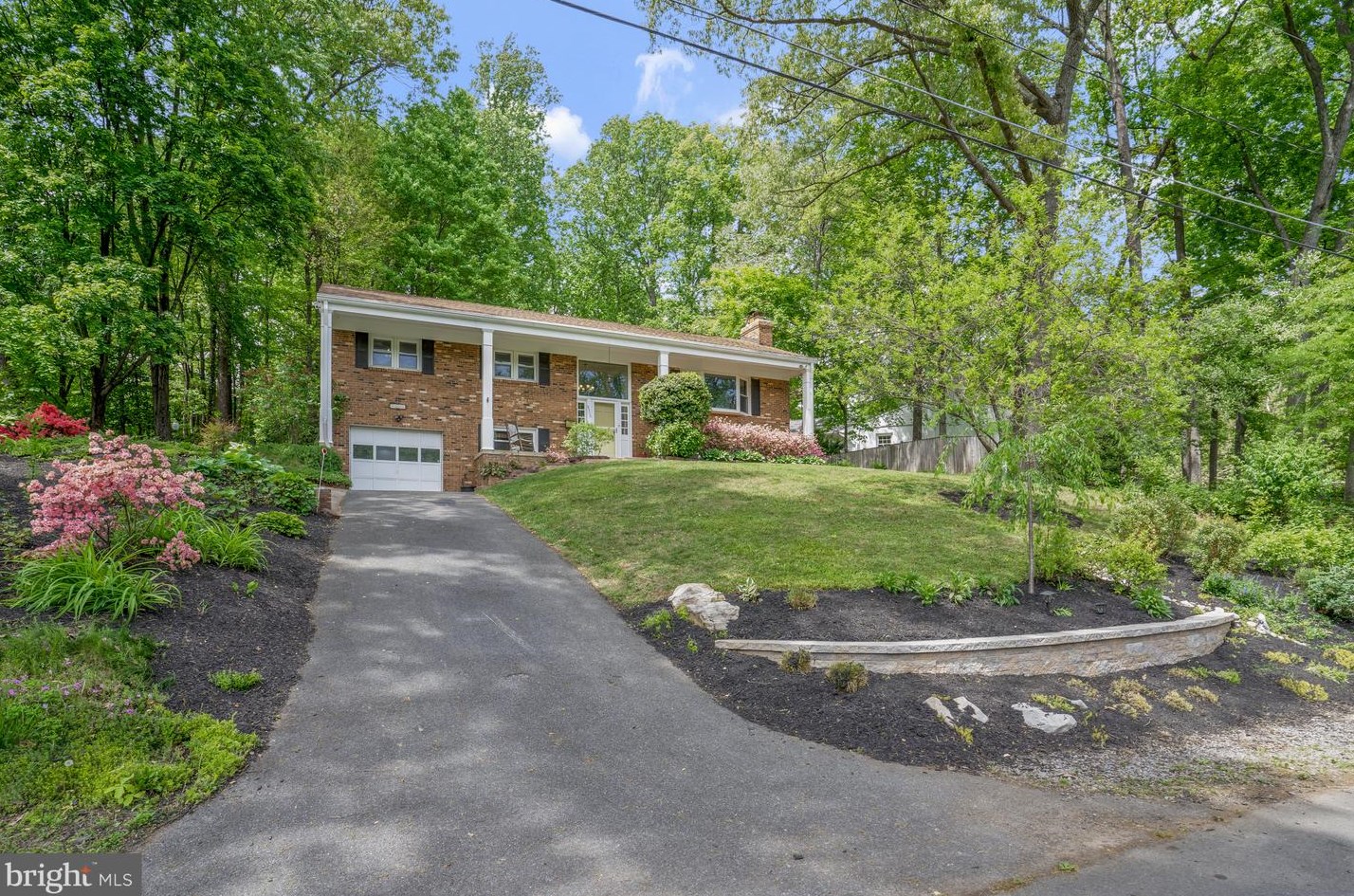 9316 Tovito Dr, Fairfax, VA 22031-3825