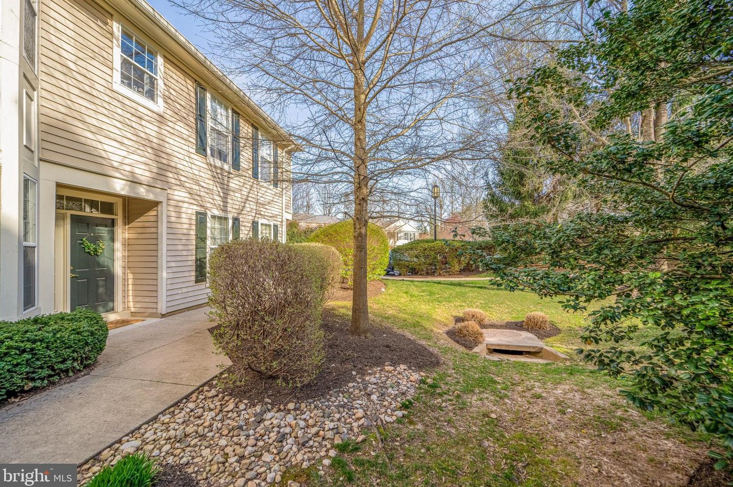 11402 Gate Hill Pl #50, Herndon, VA 20194